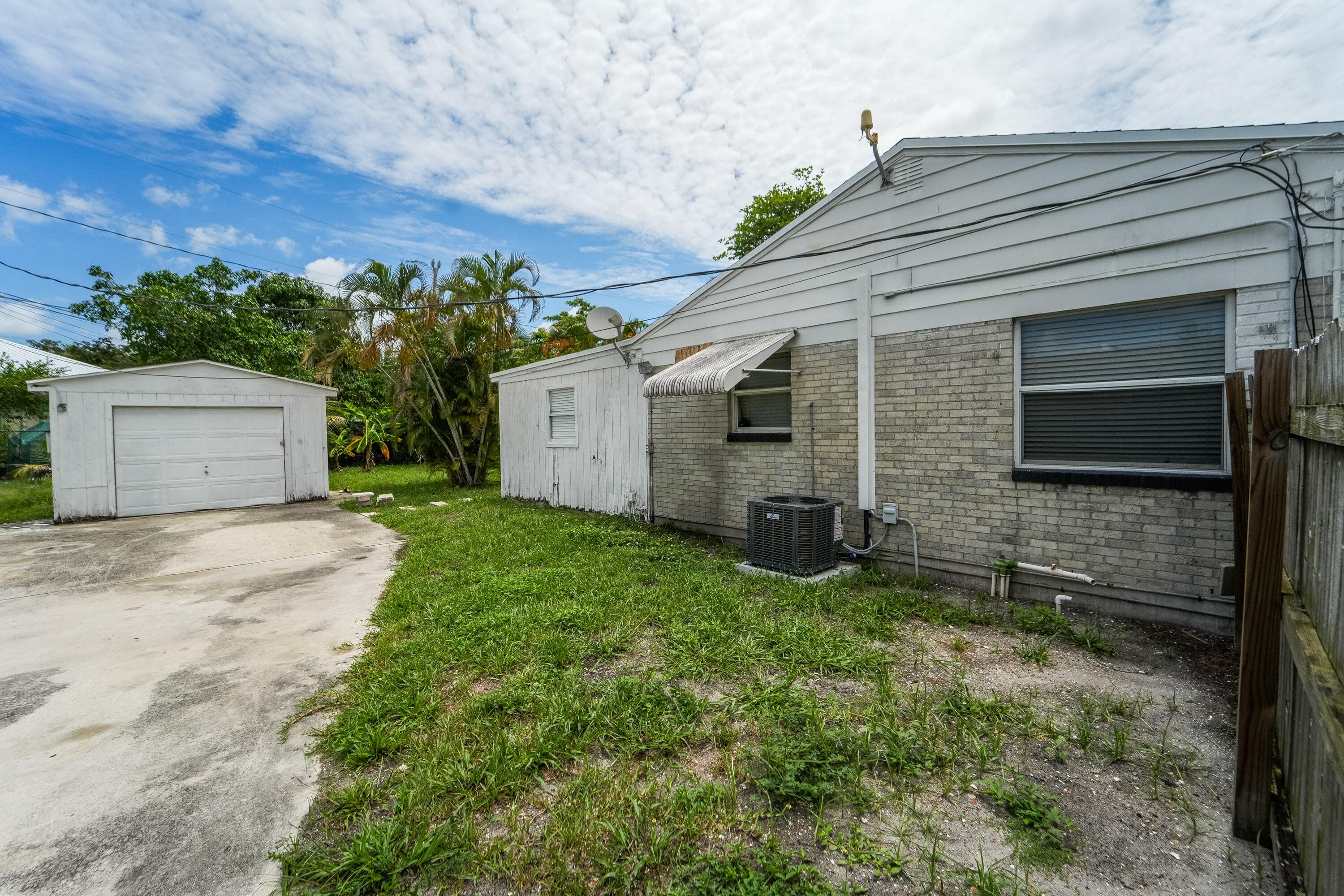 1007 Charles Street, West Palm Beach, FL 33401 — photo 4 of 37