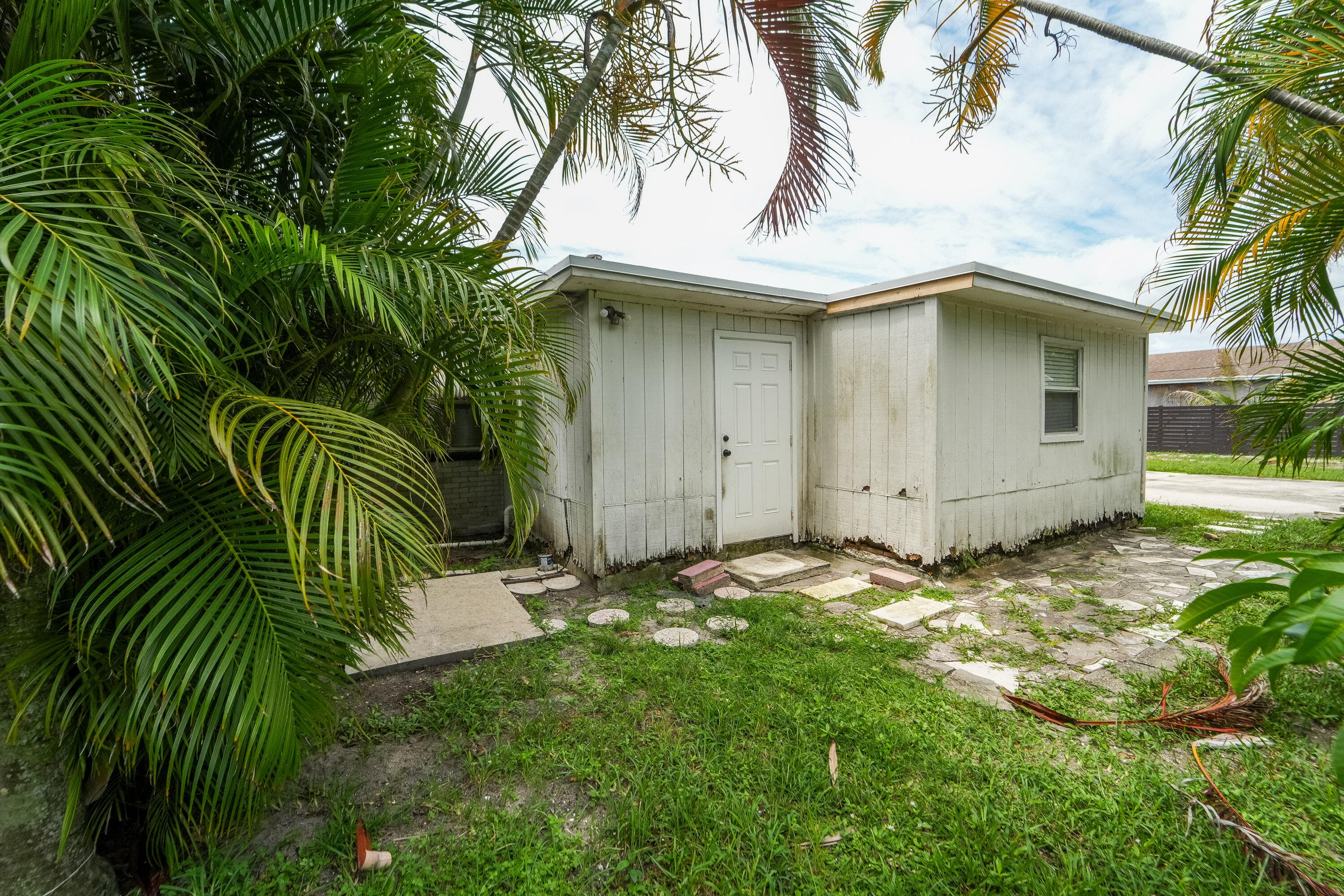 1007 Charles Street, West Palm Beach, FL 33401 — photo 10 of 37