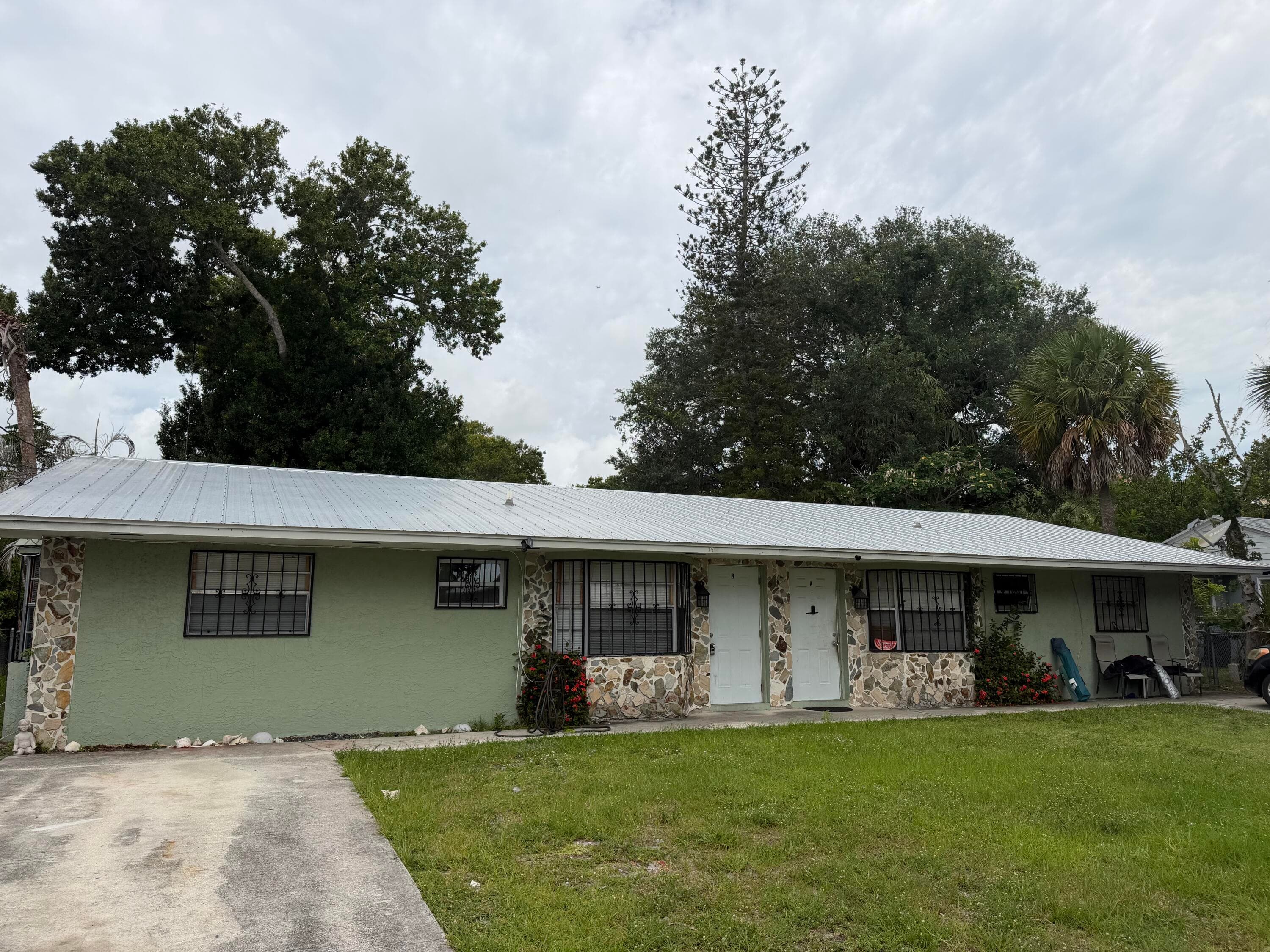 507 S 10th Street B, Fort Pierce, FL 34950 — photo 1 of 11