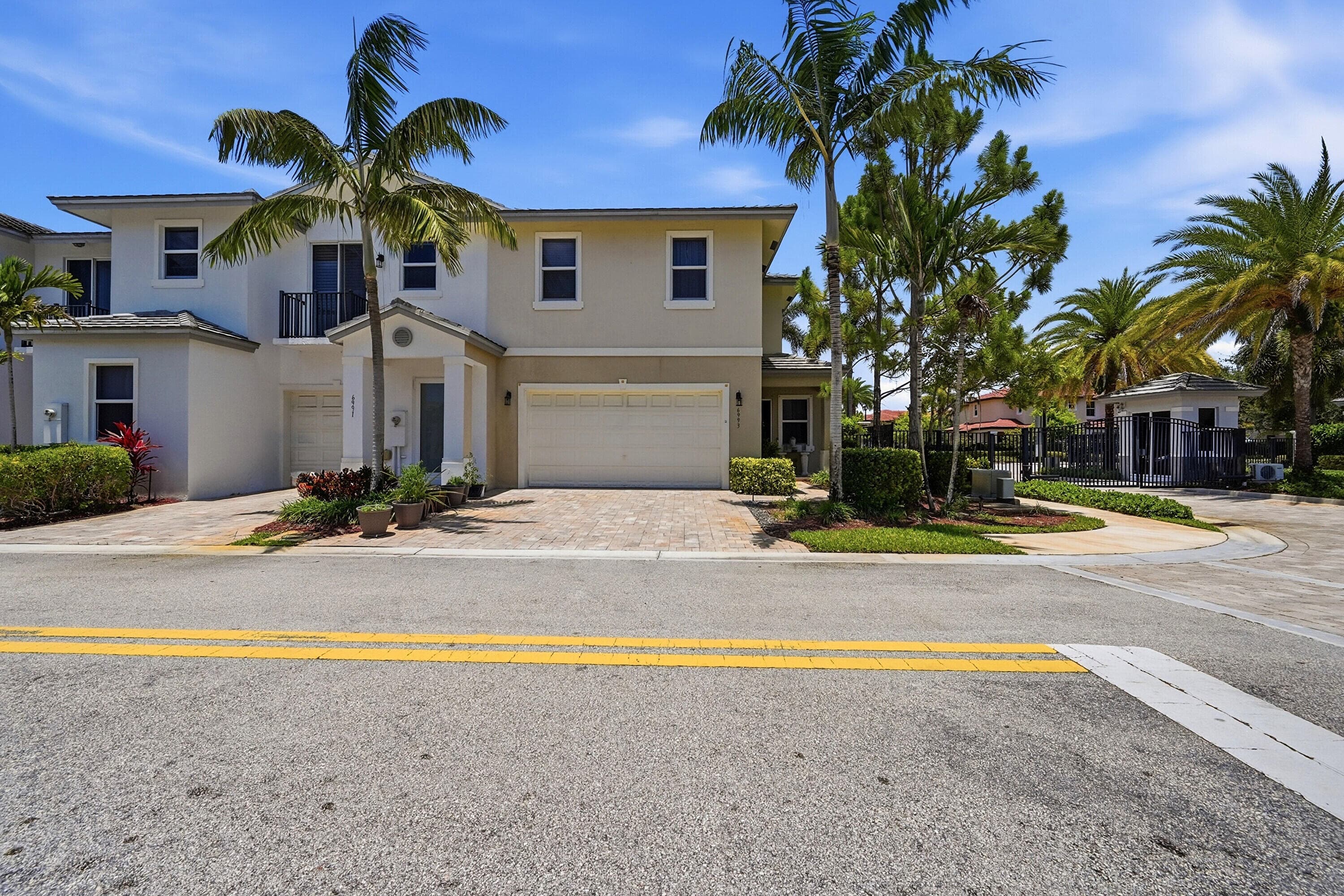 6993 Pines Circle, Coconut Creek, FL 33073 — photo 3 of 29