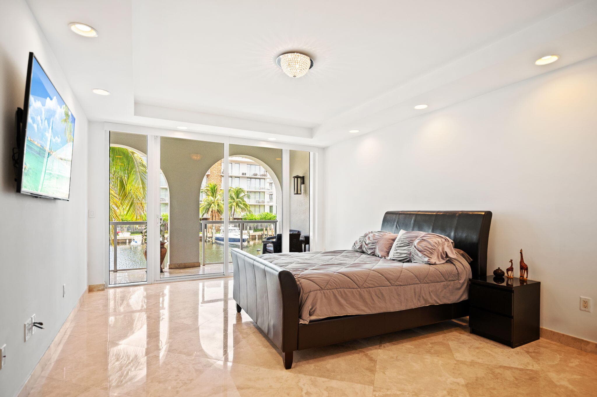 48 Hendricks Isle 2a-a, Fort Lauderdale, FL 33301 — photo 17 of 38