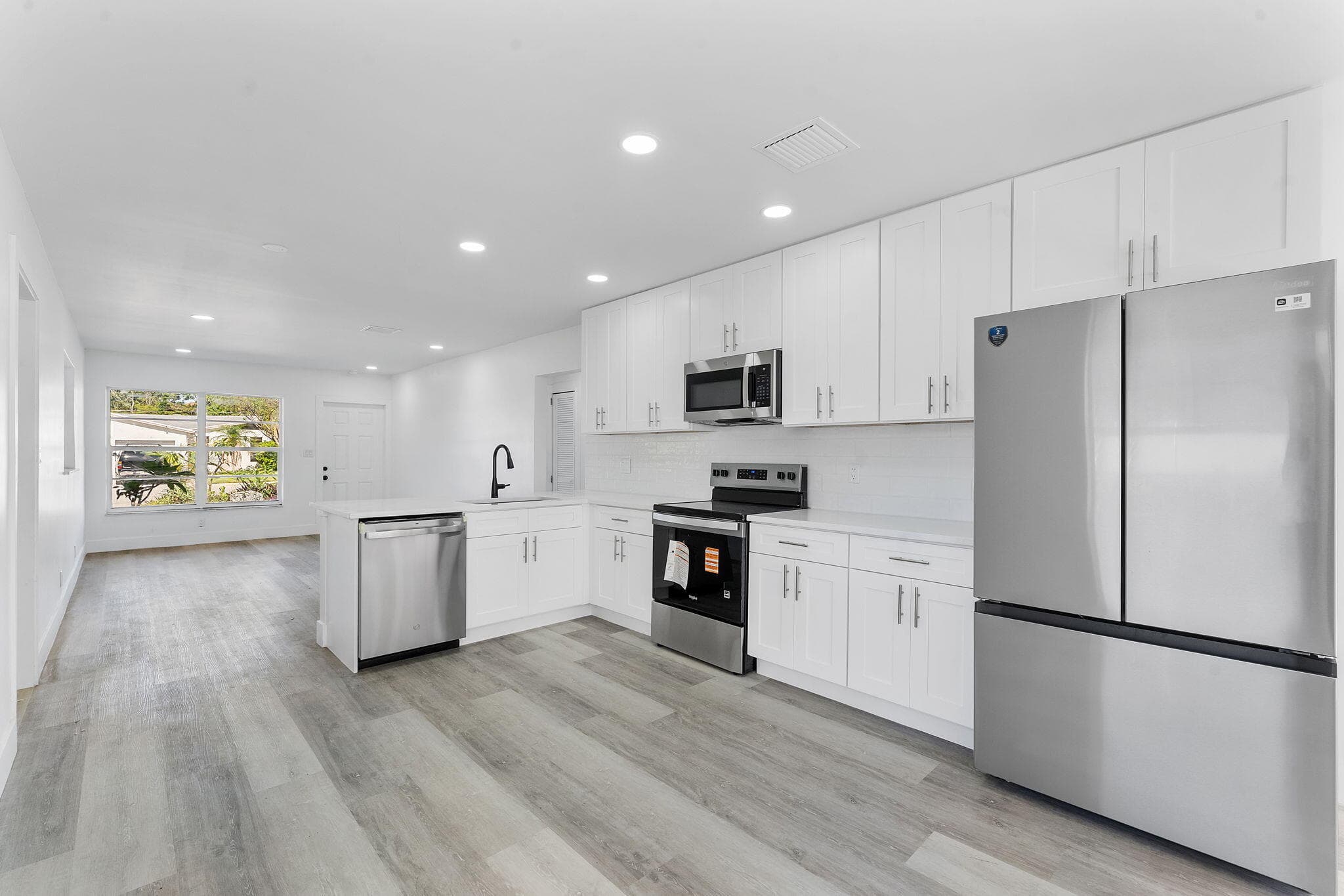 481 NW 2nd Terrace, Deerfield Beach, FL 33441 — photo 3 of 10