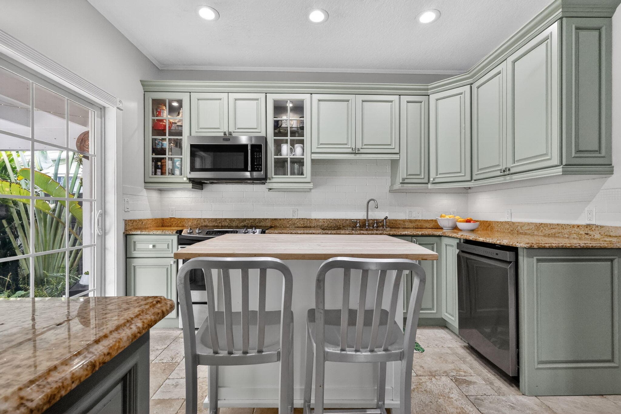 412 El Prado, West Palm Beach, FL 33405 — photo 17 of 59