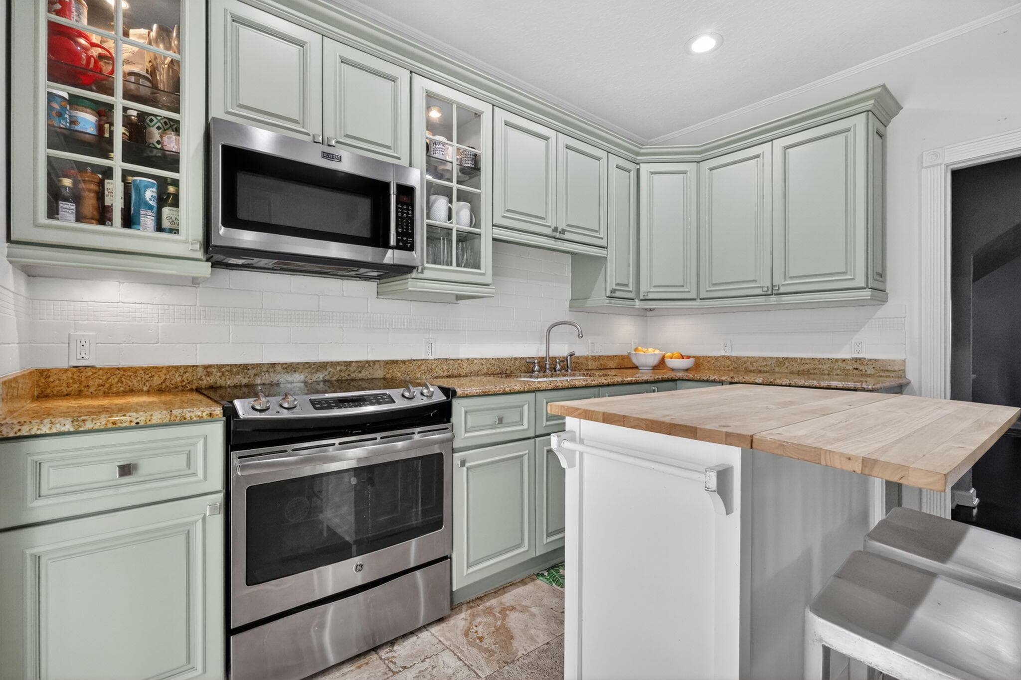 412 El Prado, West Palm Beach, FL 33405 — photo 19 of 59