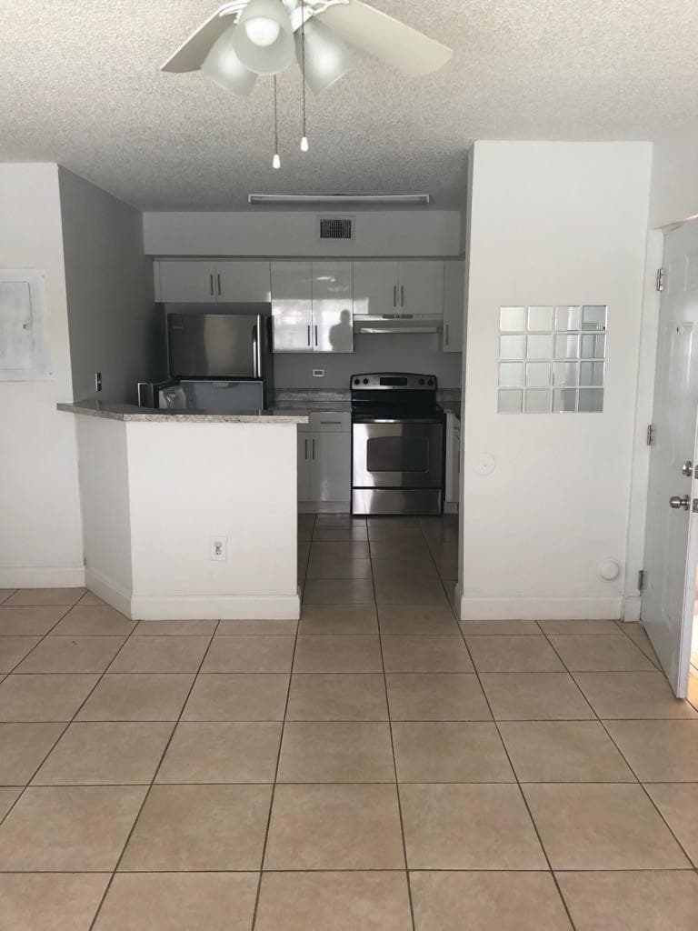 3610 N 56th Avenue 210, Hollywood, FL 33021 — photo 10 of 14
