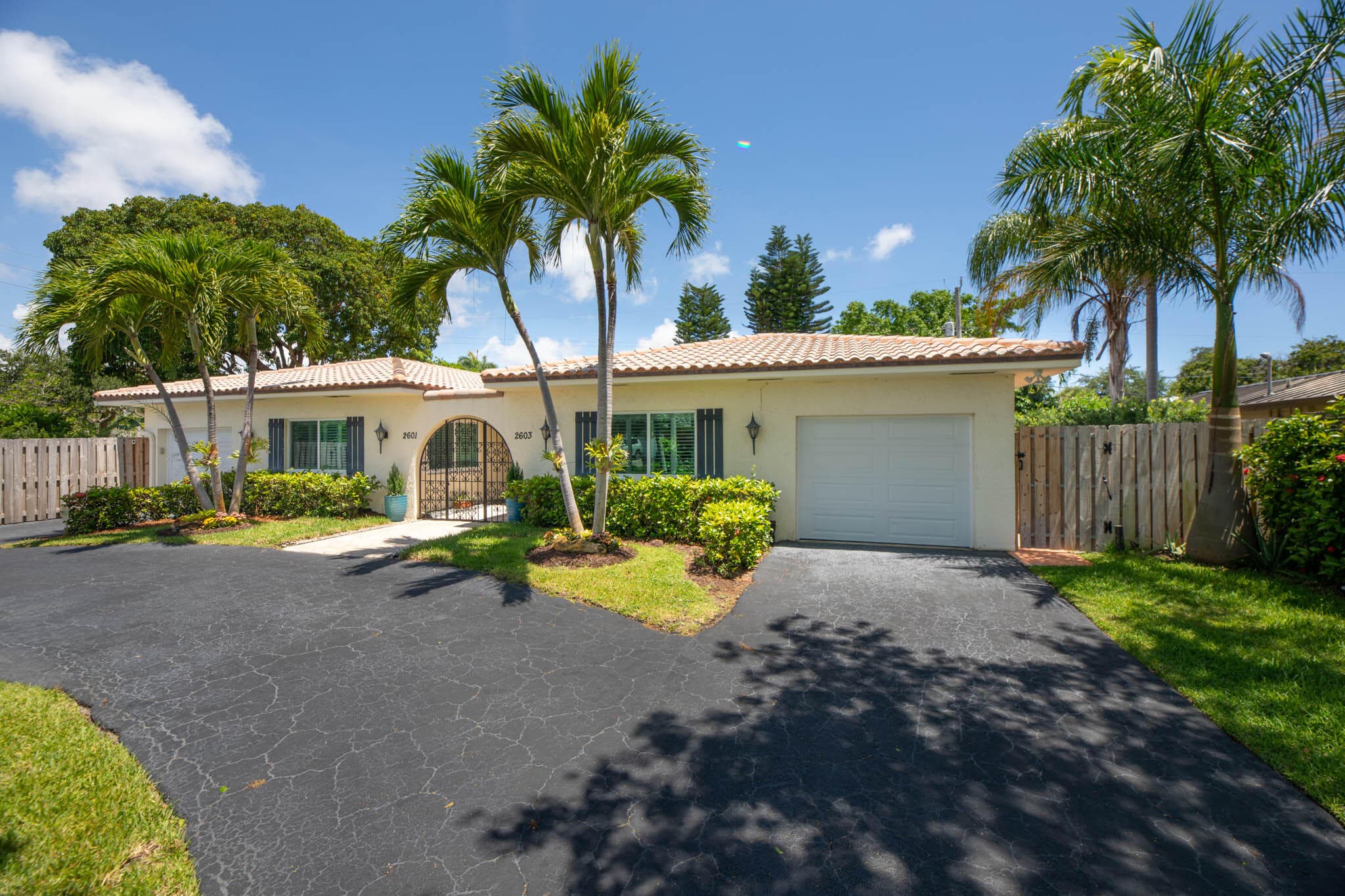 2603 NE 35th Street, Fort Lauderdale, FL 33306 — photo 1 of 39