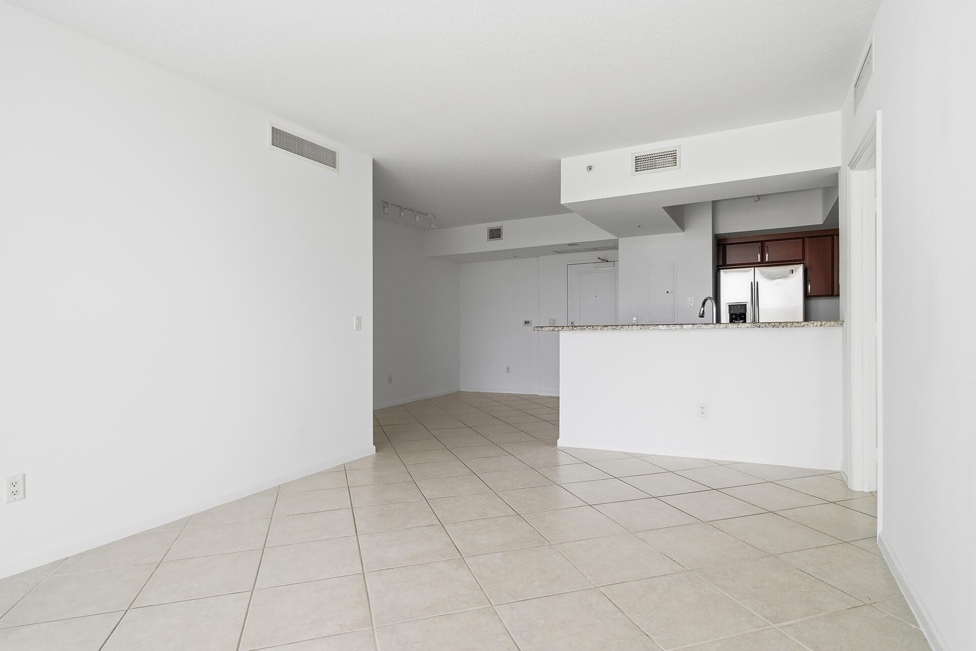 403 S Sapodilla Avenue 218, West Palm Beach, FL 33401 — photo 7 of 26