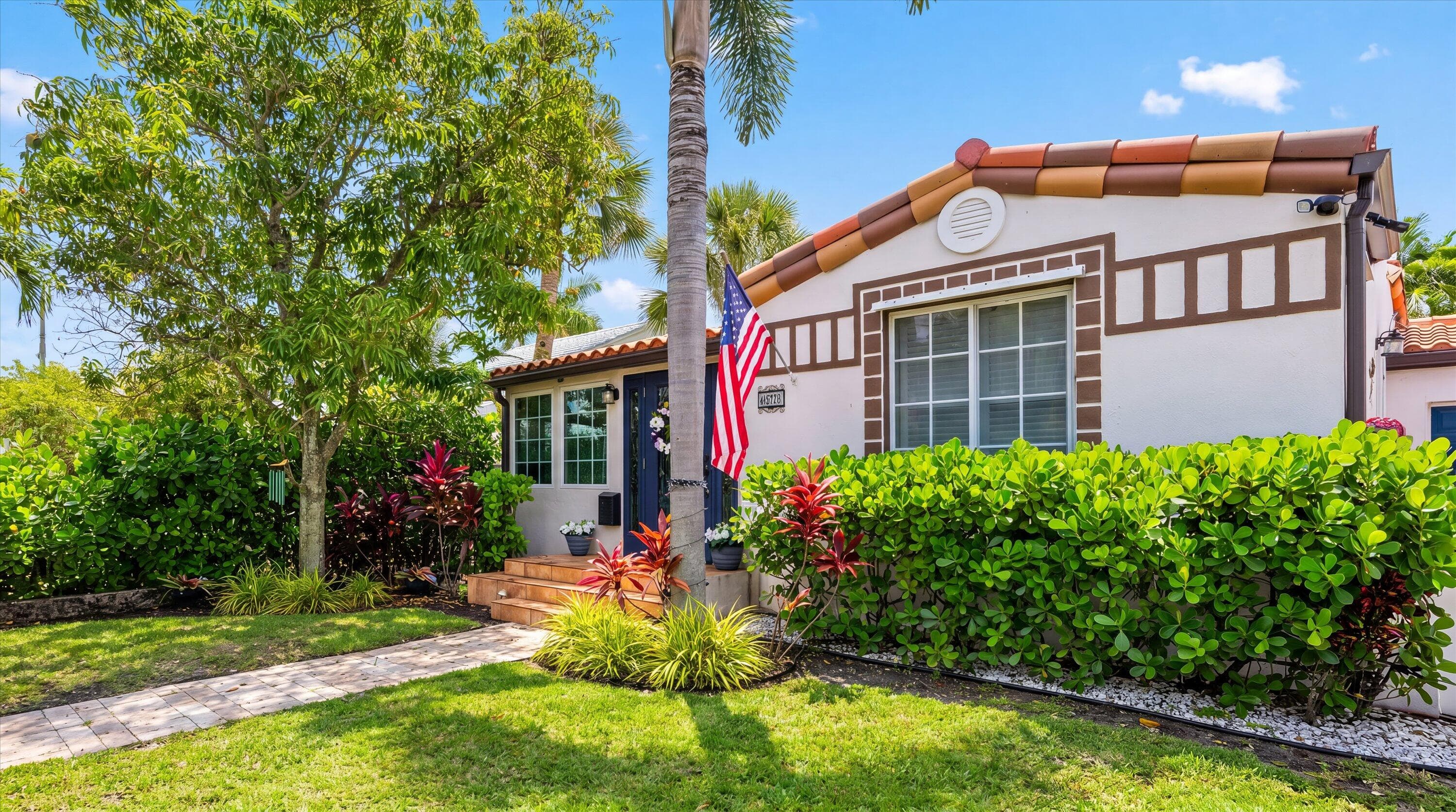 436 38th Street N, West Palm Beach, FL 33407 — photo 3 of 51
