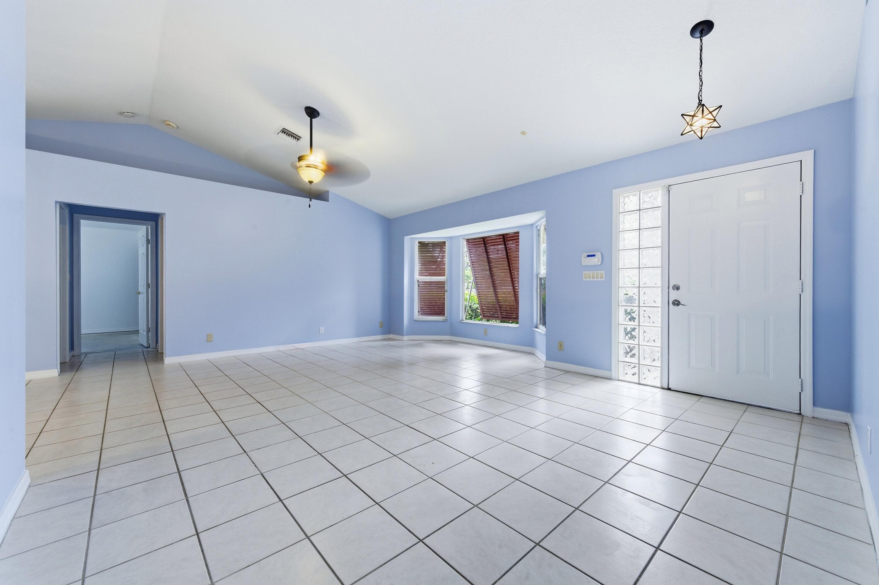 560 N Cypress Drive, Jupiter, FL 33469 — photo 5 of 10