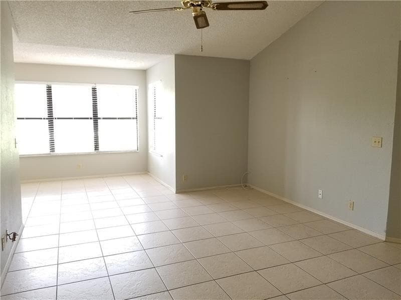 2986 S University Drive 8204, Davie, FL 33328 — photo 5 of 9