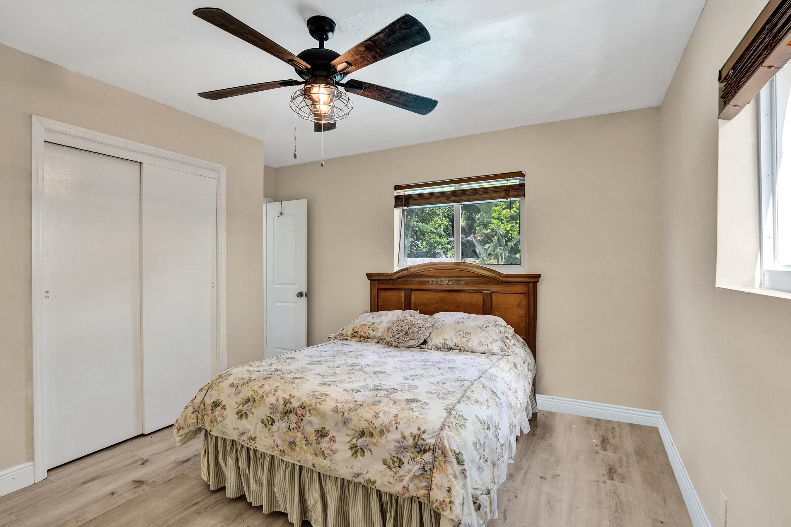 1240 SW 4th Avenue, Pompano Beach, FL 33060 — photo 14 of 48