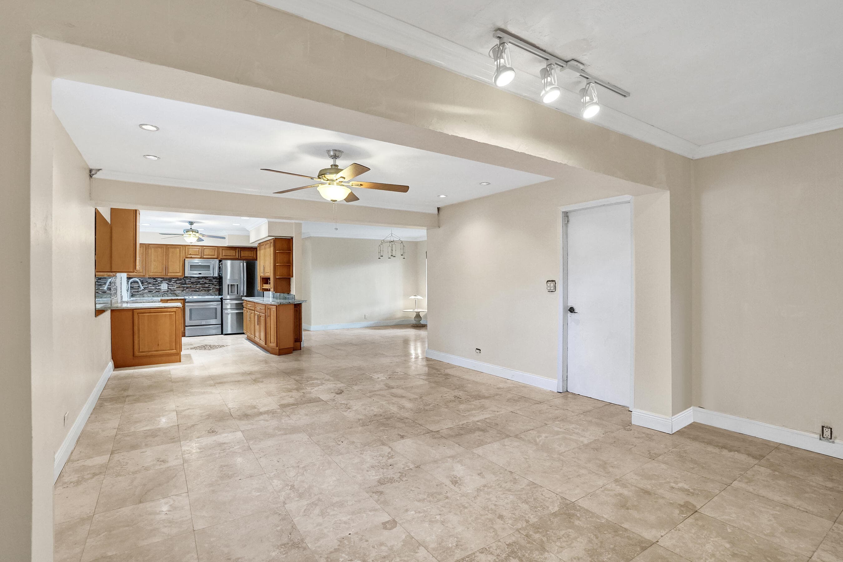 1240 SW 4th Avenue, Pompano Beach, FL 33060 — photo 31 of 48