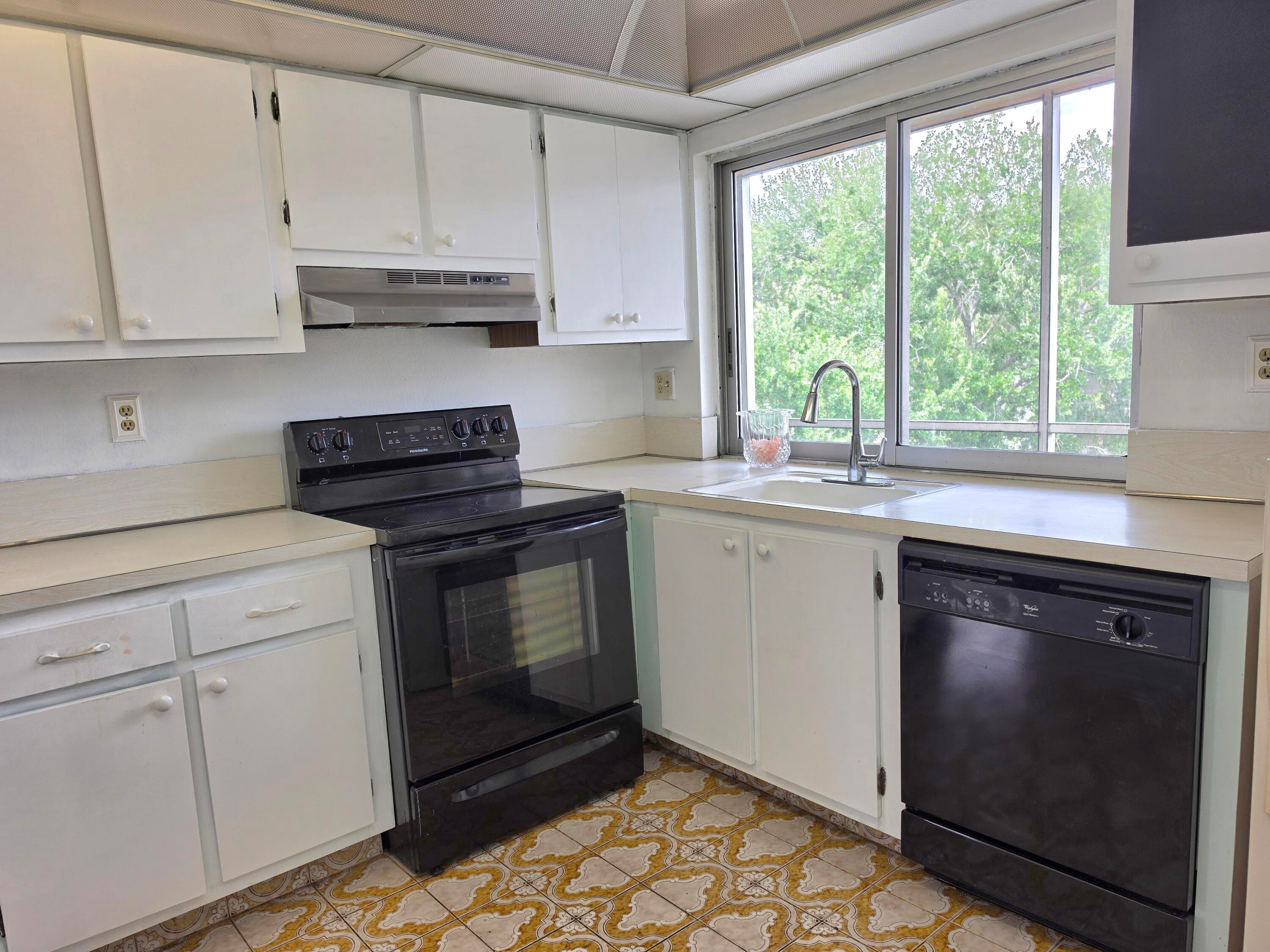 9330 Lime Bay Boulevard 301, Tamarac, FL 33321 — photo 14 of 40
