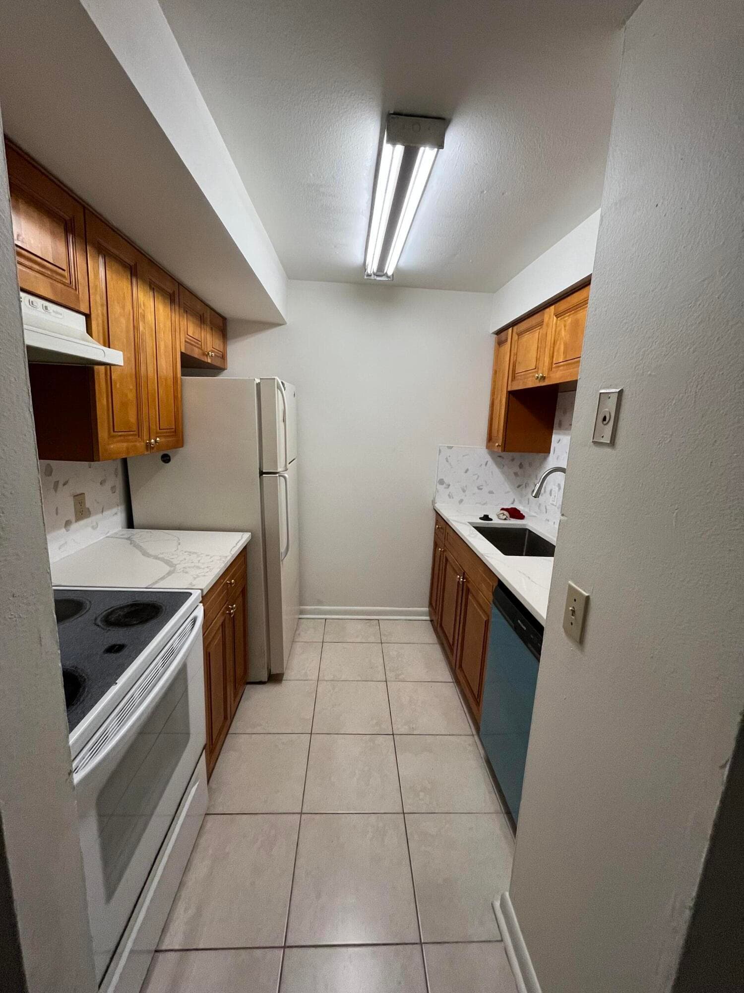 14308 Hanging Moss Circle 102, Tampa, FL 33613 — photo 7 of 19
