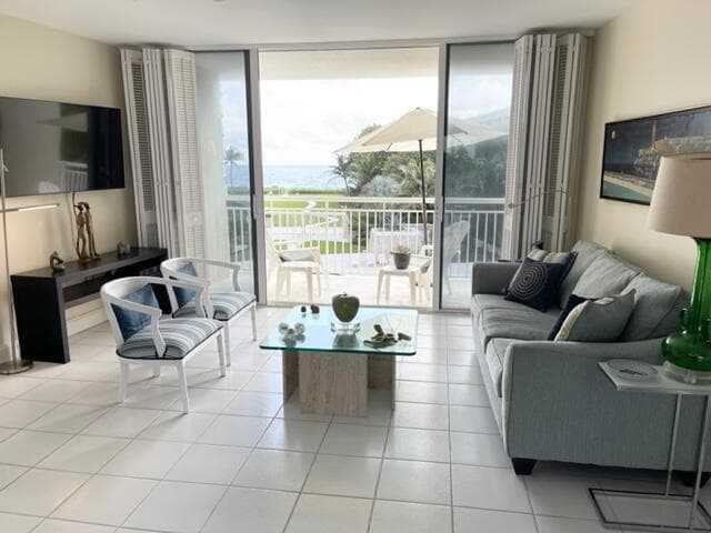 2780 S Ocean Boulevard 312, Palm Beach, FL 33480 — photo 3 of 30
