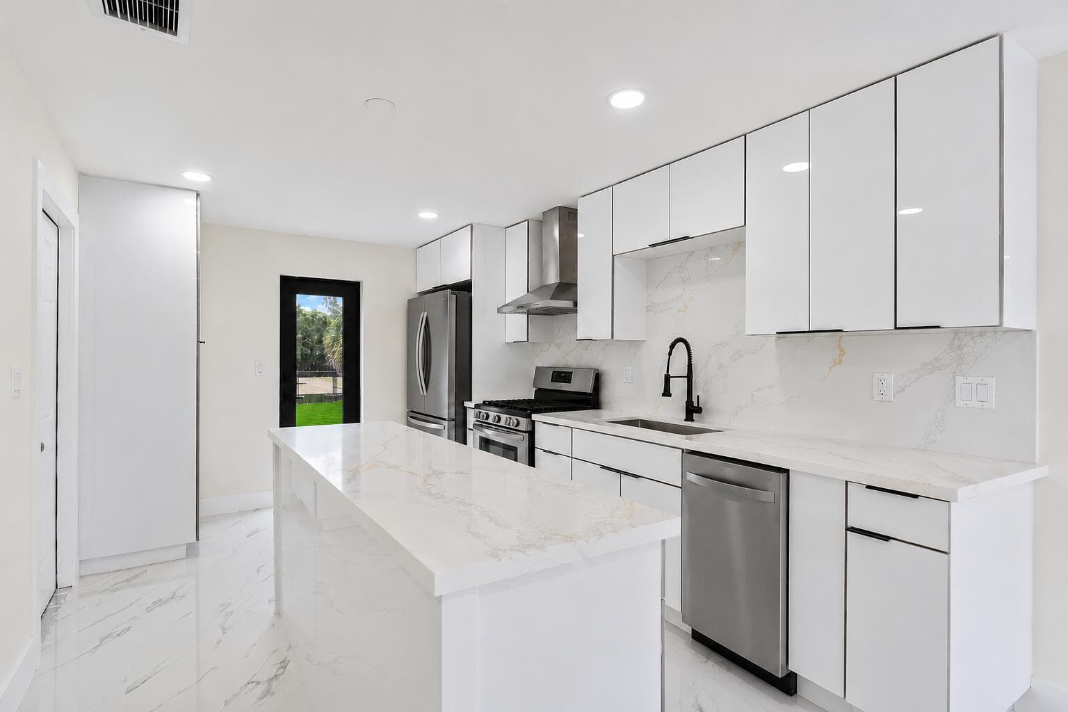 3185 Riddle Road, West Palm Beach, FL 33406 — photo 15 of 33