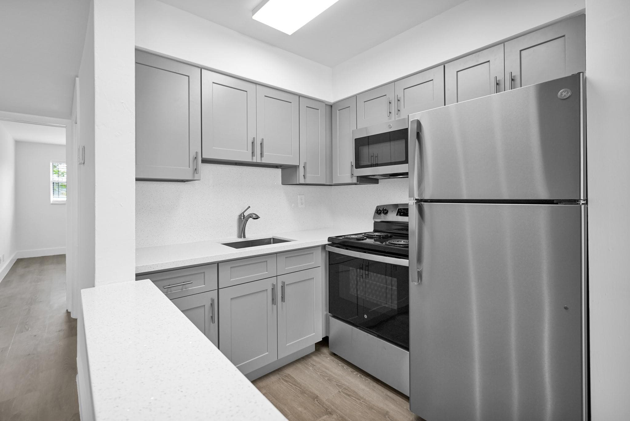 4051 NE 13th Avenue, Oakland Park, FL 33334 — photo 3 of 42
