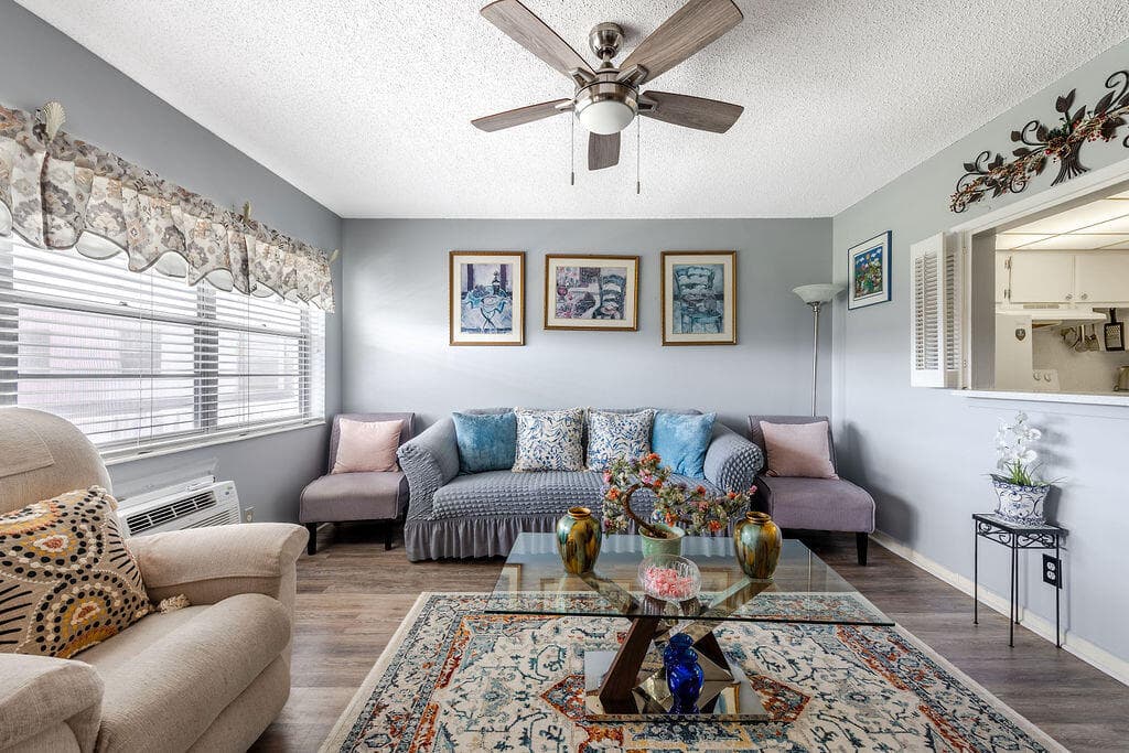 393 Windsor, West Palm Beach, FL 33417 — photo 5 of 25