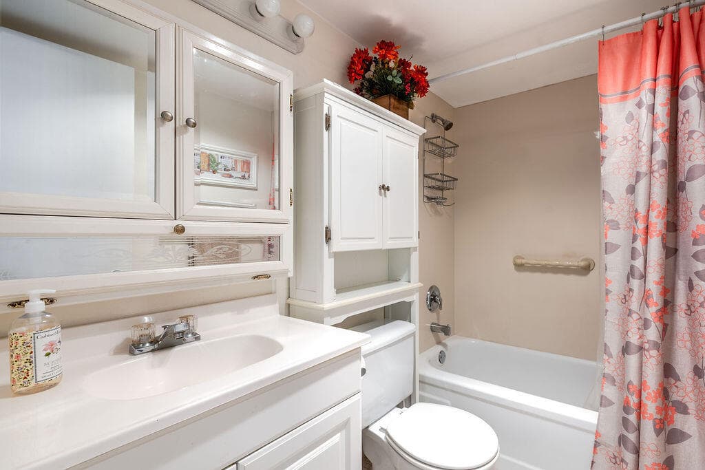 393 Windsor, West Palm Beach, FL 33417 — photo 10 of 25