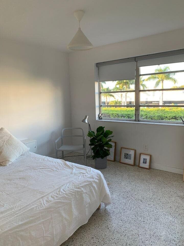 649 SW 9th Street 301, Miami, FL 33130 — photo 6 of 9
