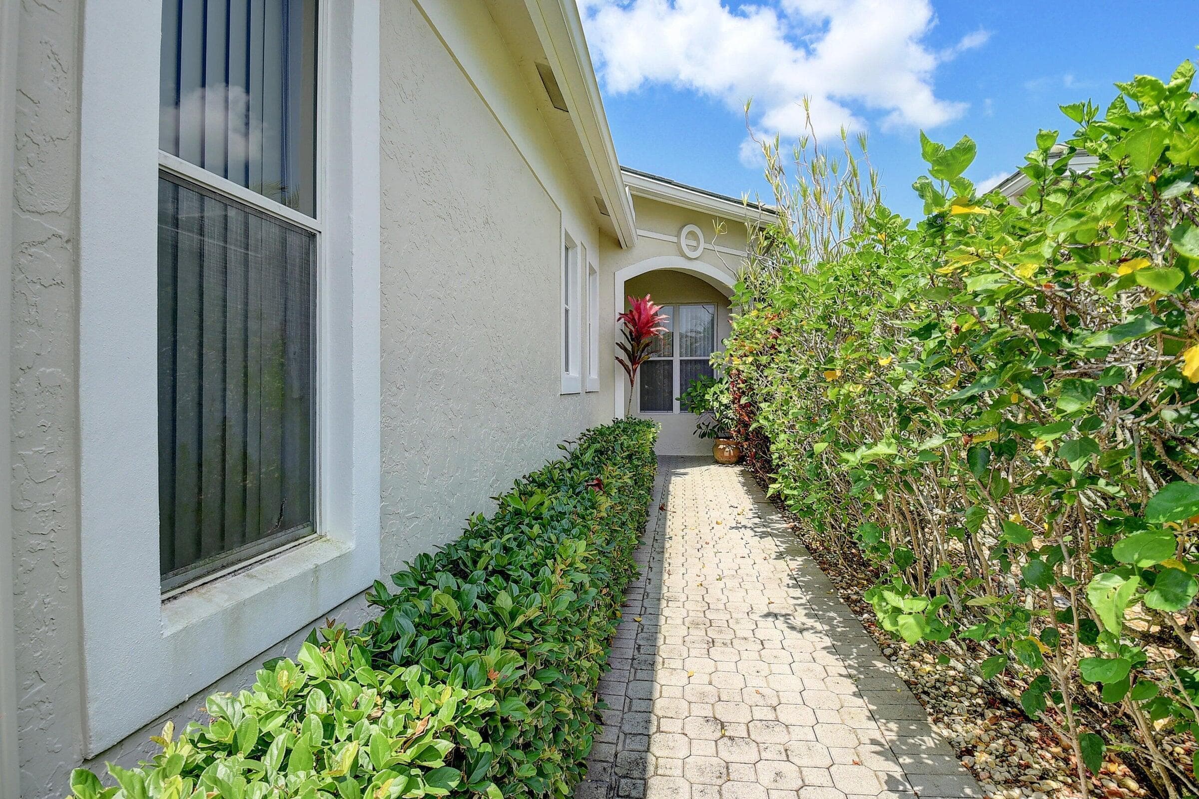 7725 Rockford Road, Boynton Beach, FL 33472 — photo 2 of 47