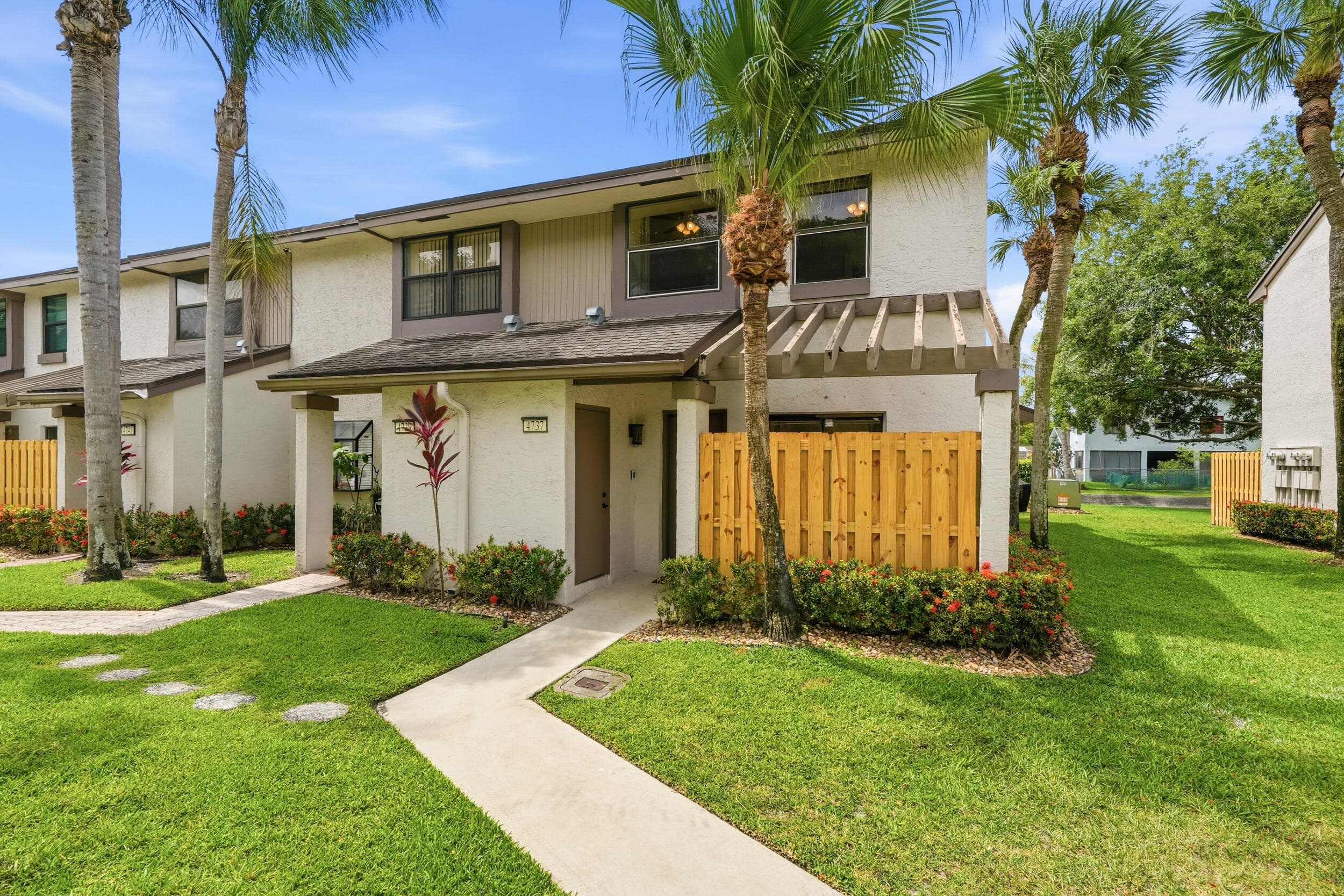 4737 NW 82nd Avenue 1207, Lauderhill, FL 33351 — photo 15 of 37