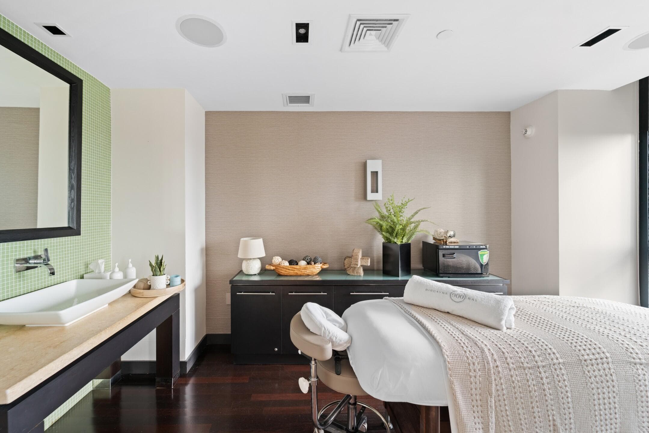 900 Biscayne Boulevard 4703, Miami, FL 33132 — photo 57 of 59