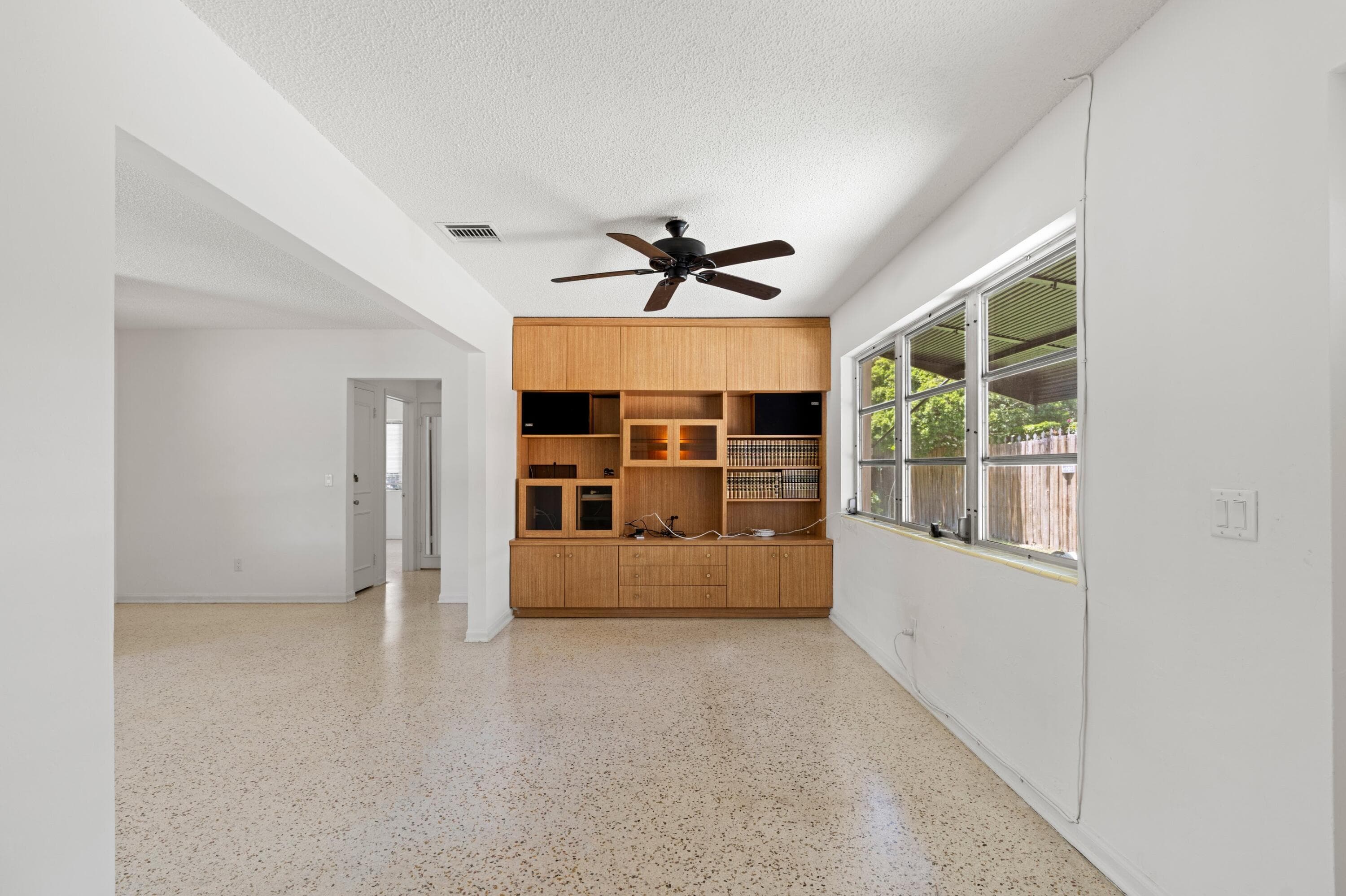 1725 N Lakeside Drive, Lake Worth Beach, FL 33460 — photo 14 of 25