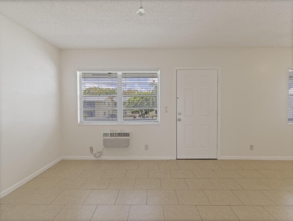 186 Norwich H 186, West Palm Beach, FL 33417 — photo 12 of 32