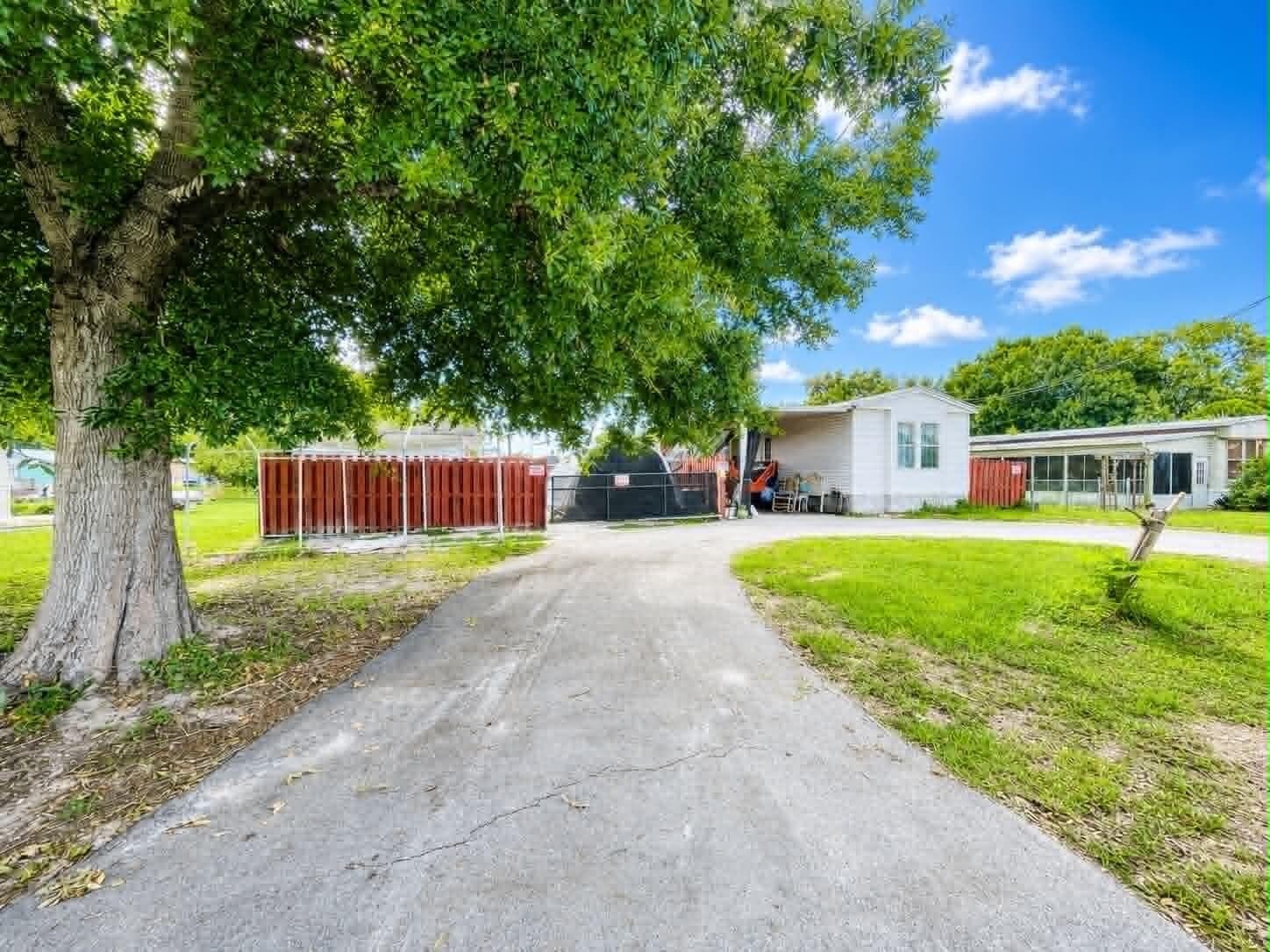 2908 SE 37th Avenue, Okeechobee, FL 34974 — photo 2 of 25