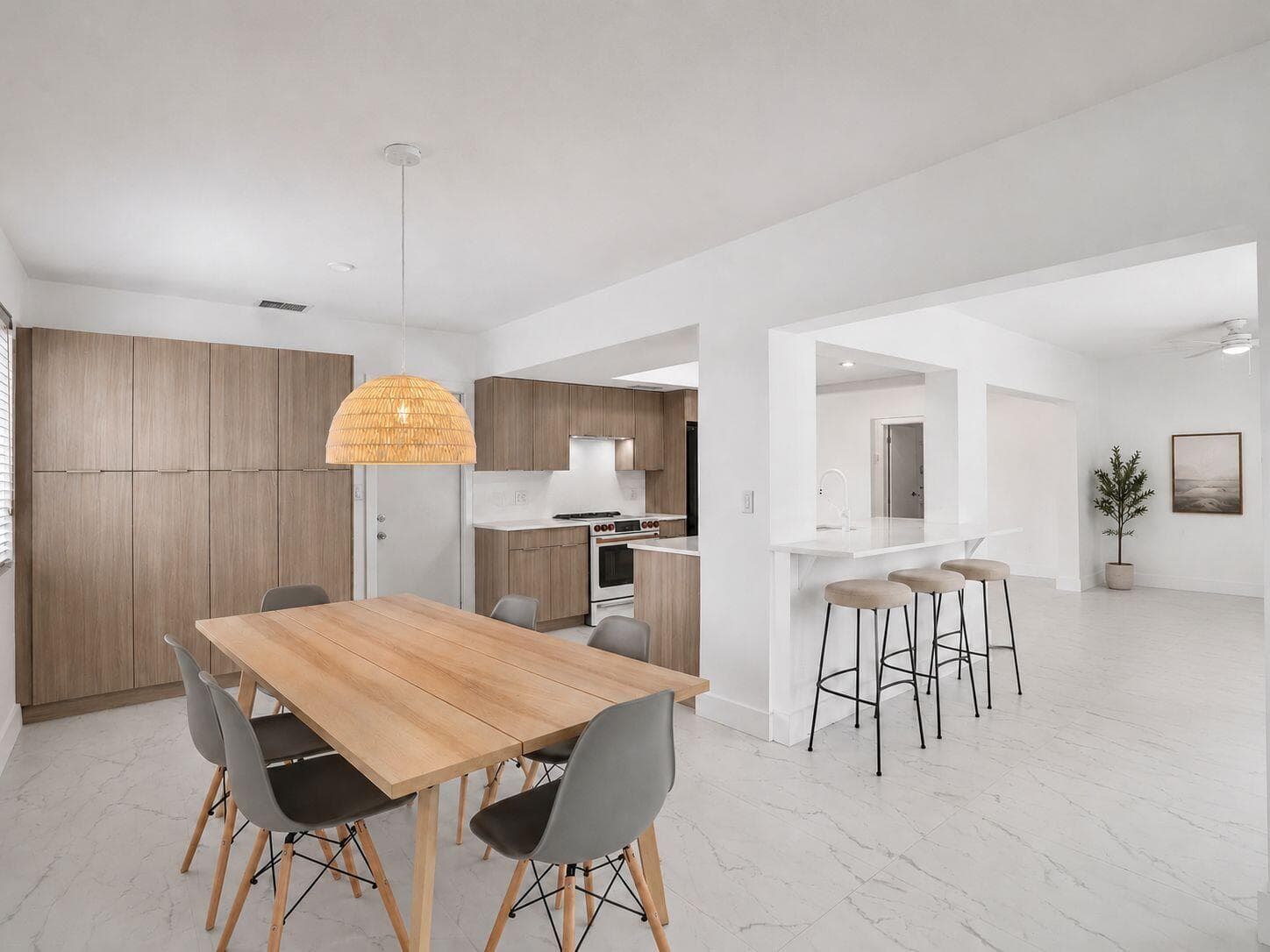 2030 N 54th Avenue, Hollywood, FL 33021 — photo 14 of 57