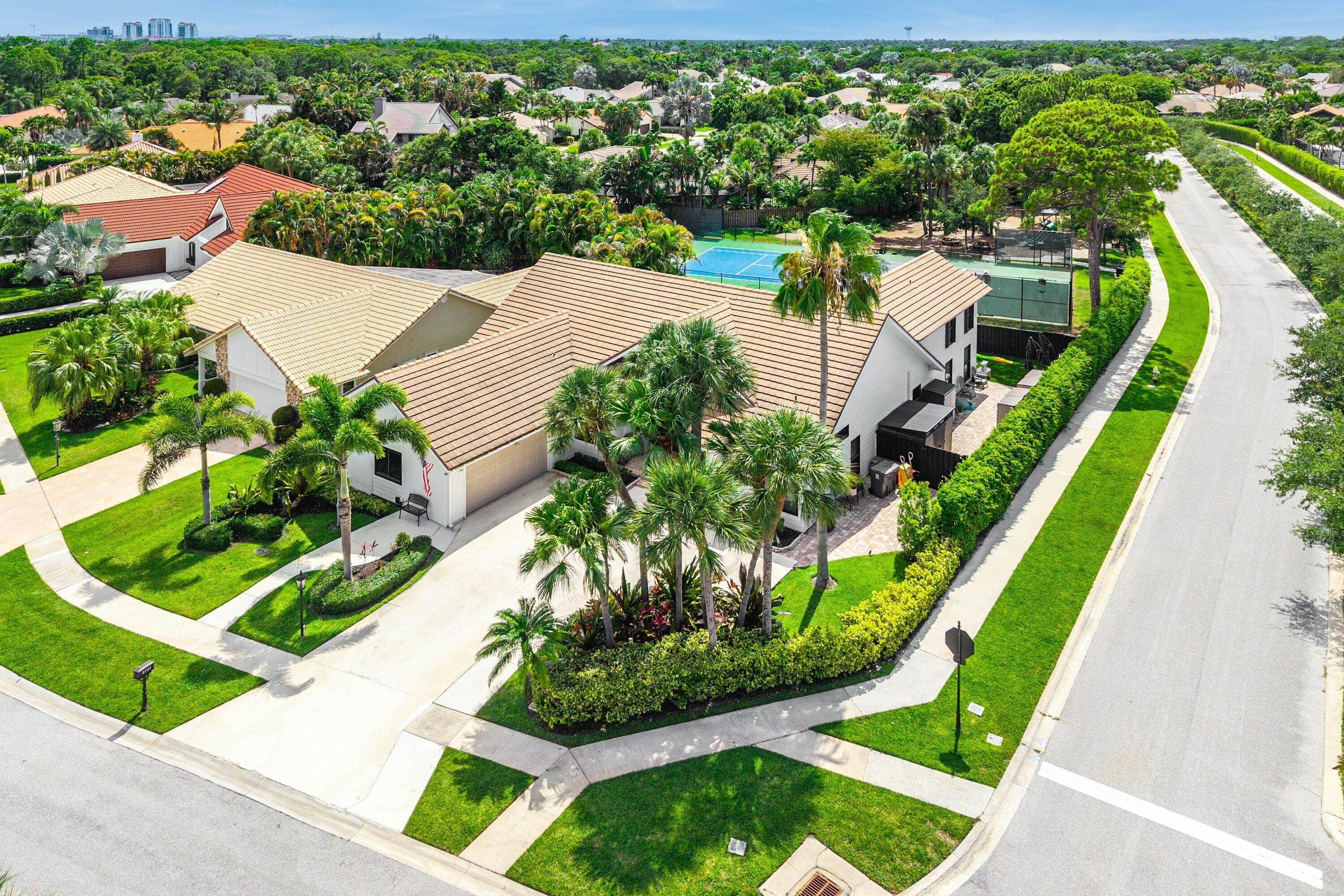 2707 Biarritz Drive, Palm Beach Gardens, FL 33410 — photo 68 of 80