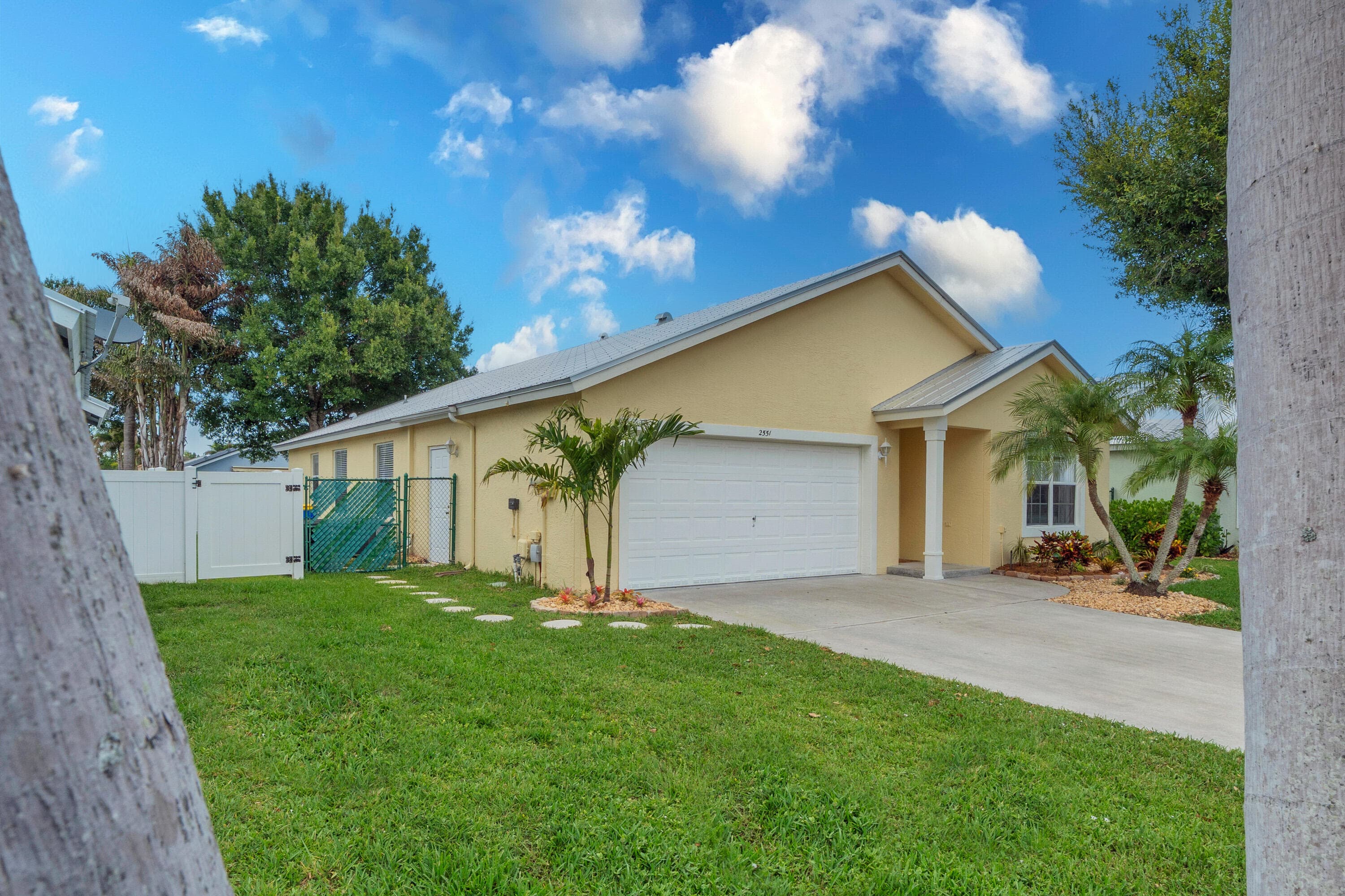 2551 SW Riviera Road, Stuart, FL 34997 — photo 3 of 77