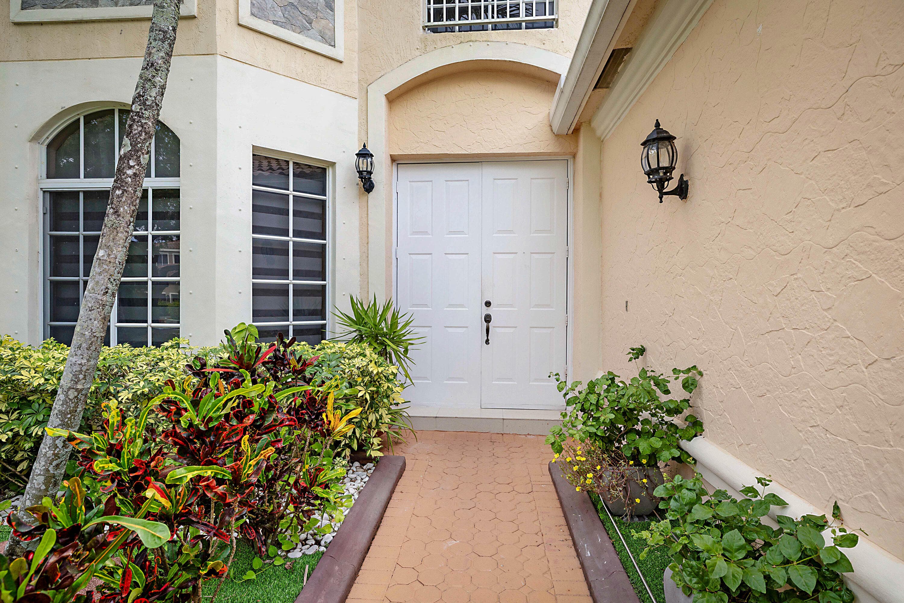 6401 SW 195th Avenue, Fort Lauderdale, FL 33332 — photo 3 of 48