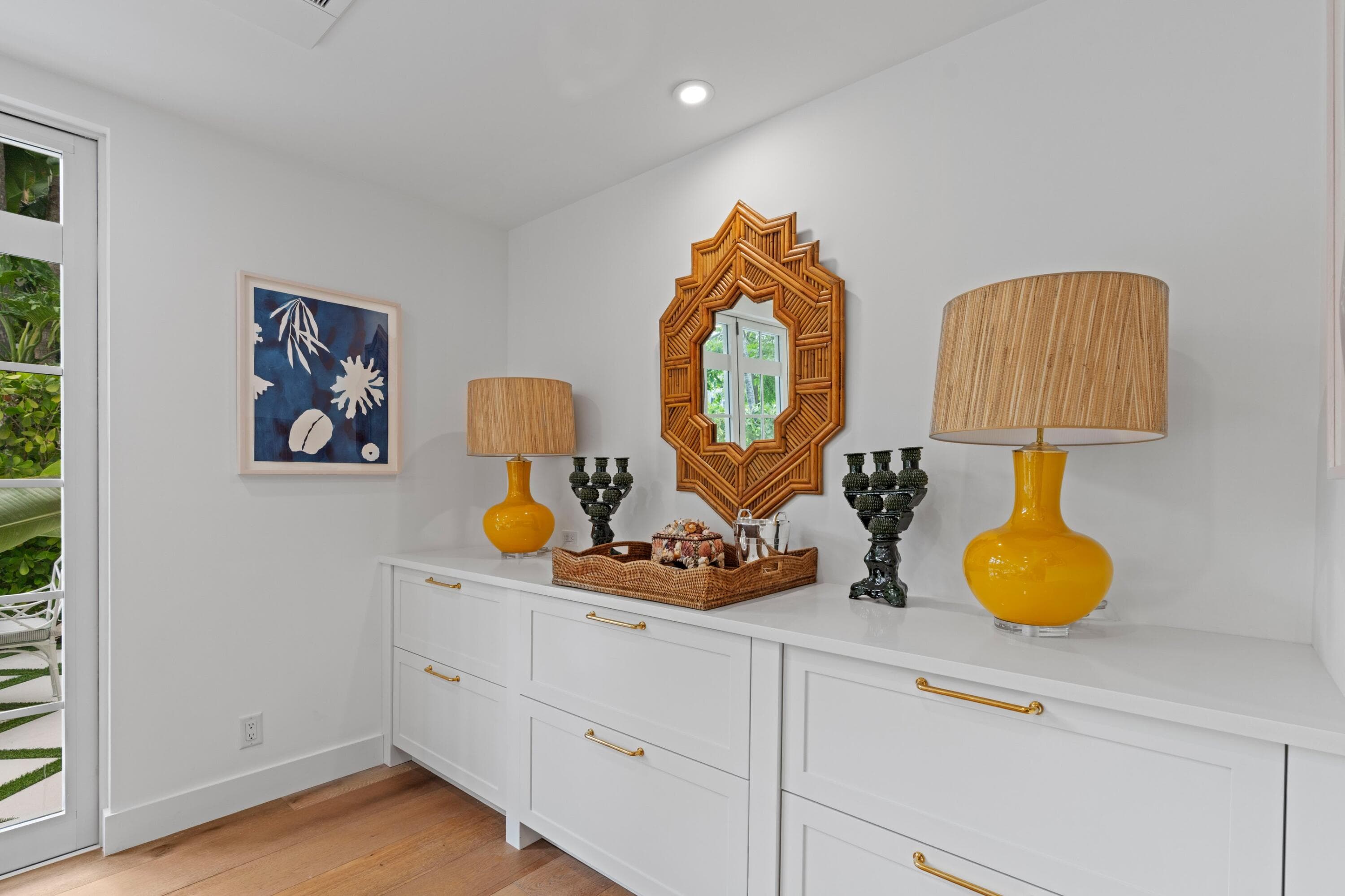142 Peruvian Avenue 1020, Palm Beach, FL 33480 — photo 9 of 28