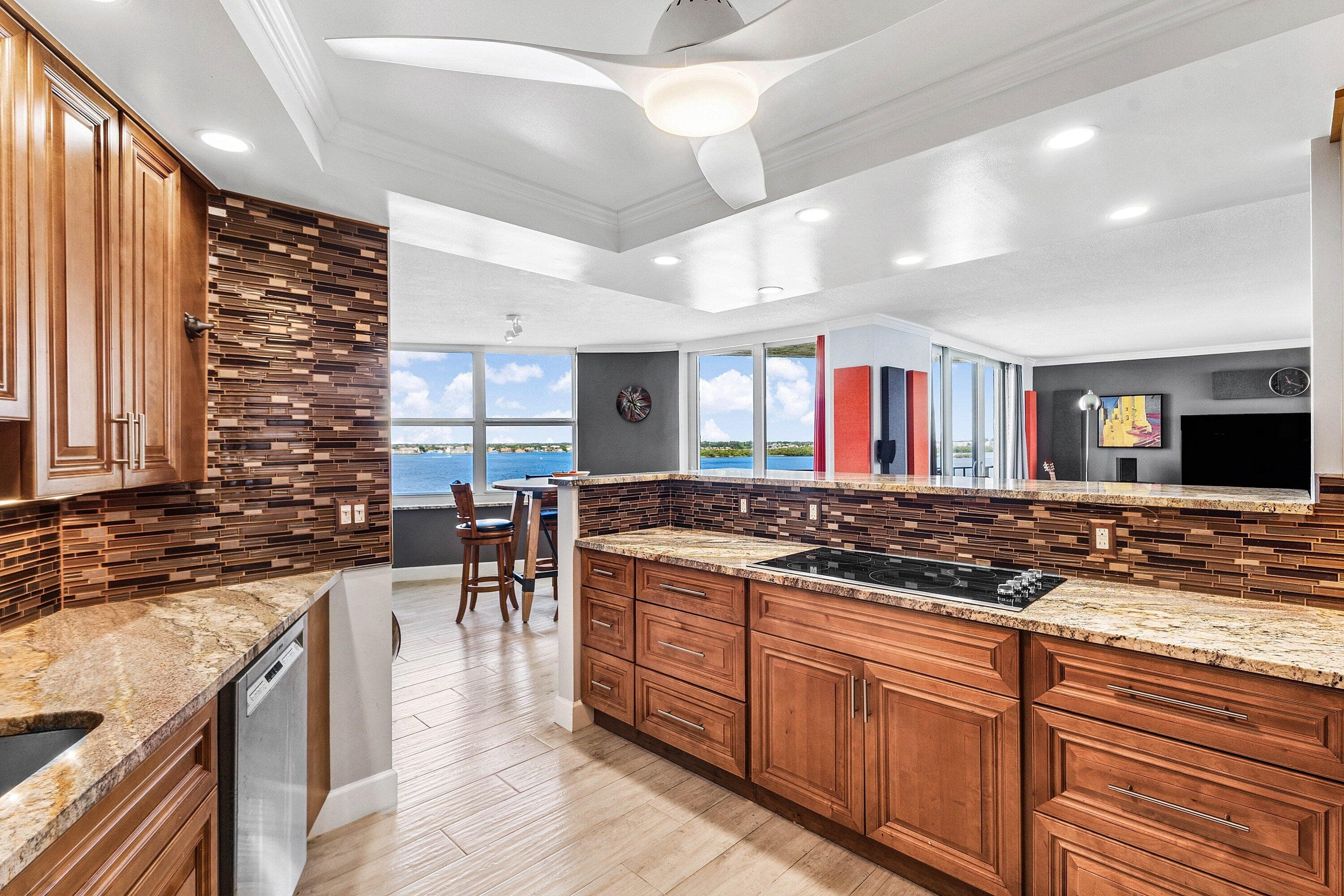 5420 N Ocean Drive, West Palm Beach, FL 33404 — photo 10 of 49