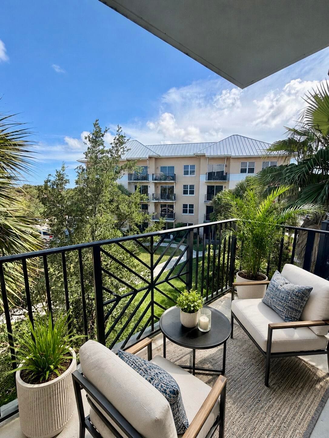 1590 Cameron Samuel Lane, West Palm Beach, FL 33401 — photo 2 of 12
