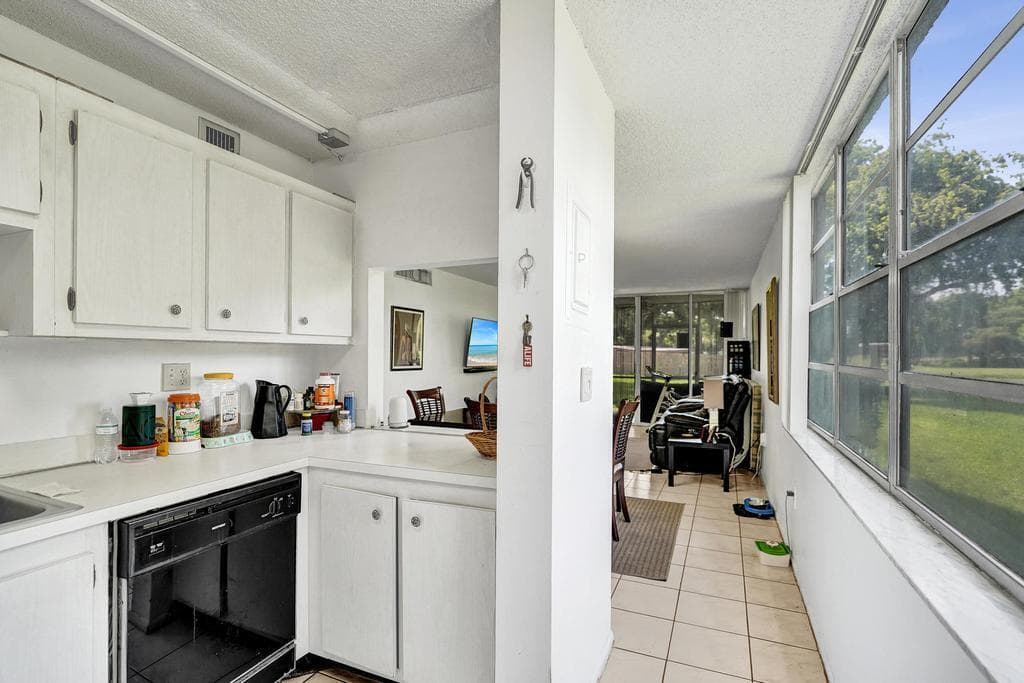 9430 Tangerine Place 104, Davie, FL 33324 — photo 15 of 49