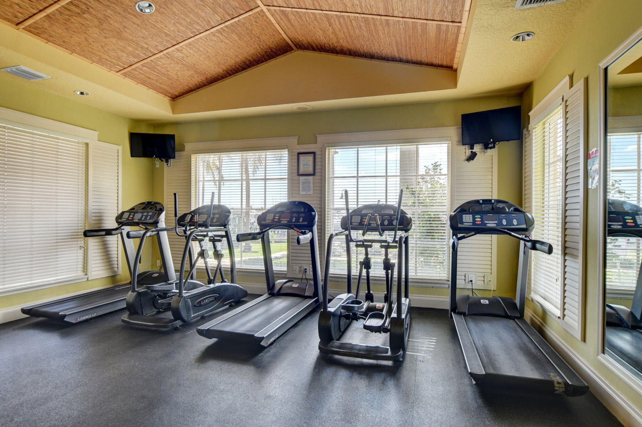 135 Yacht Club Way 204, Hypoluxo, FL 33462 — photo 45 of 47