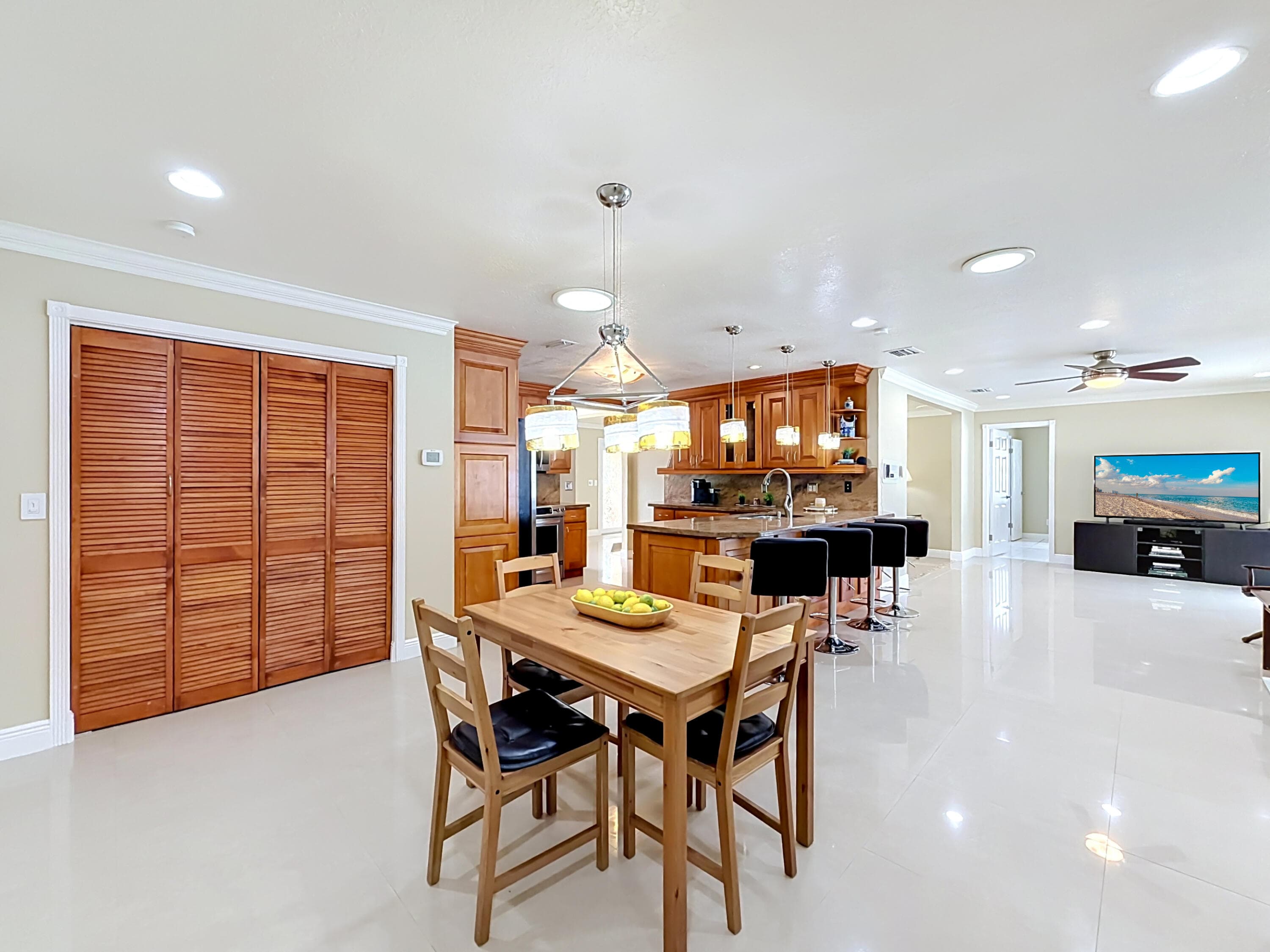 851 E Plantation Circle, Plantation, FL 33324 — photo 31 of 81