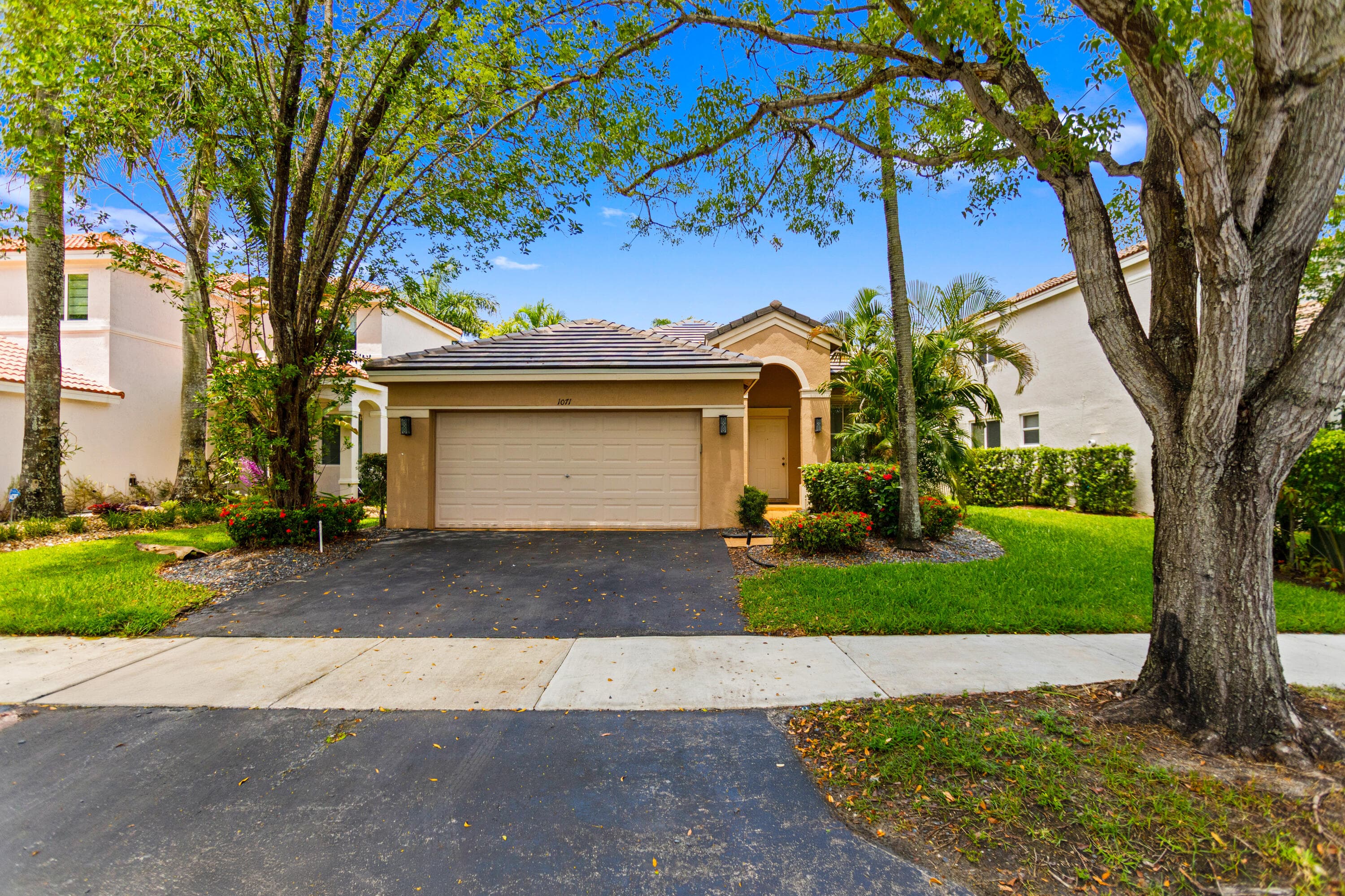 1071 Bluewood Terrace, Weston, FL 33327 — photo