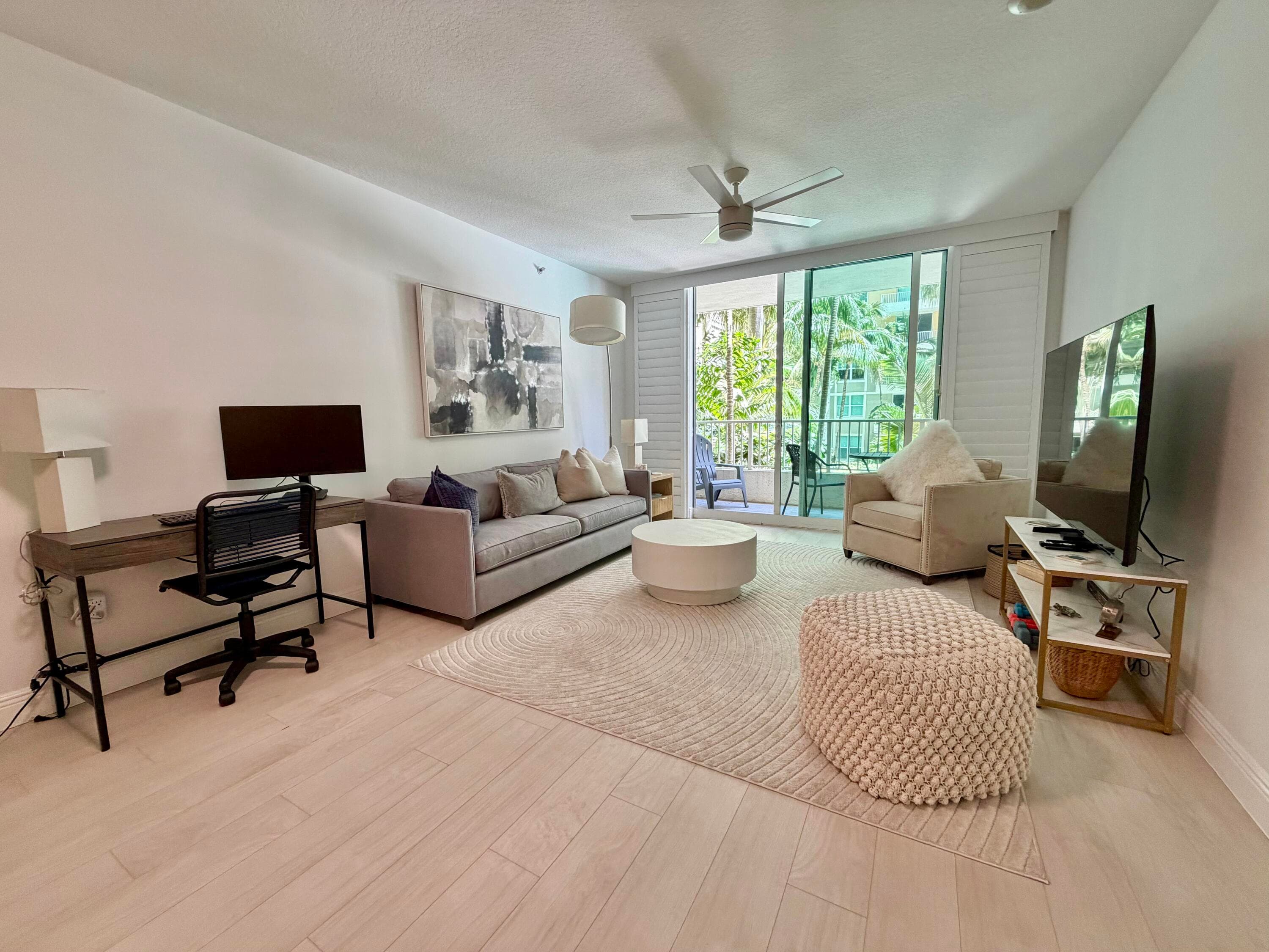 625 Casa Loma Boulevard 207, Boynton Beach, FL 33435 — photo 1 of 33