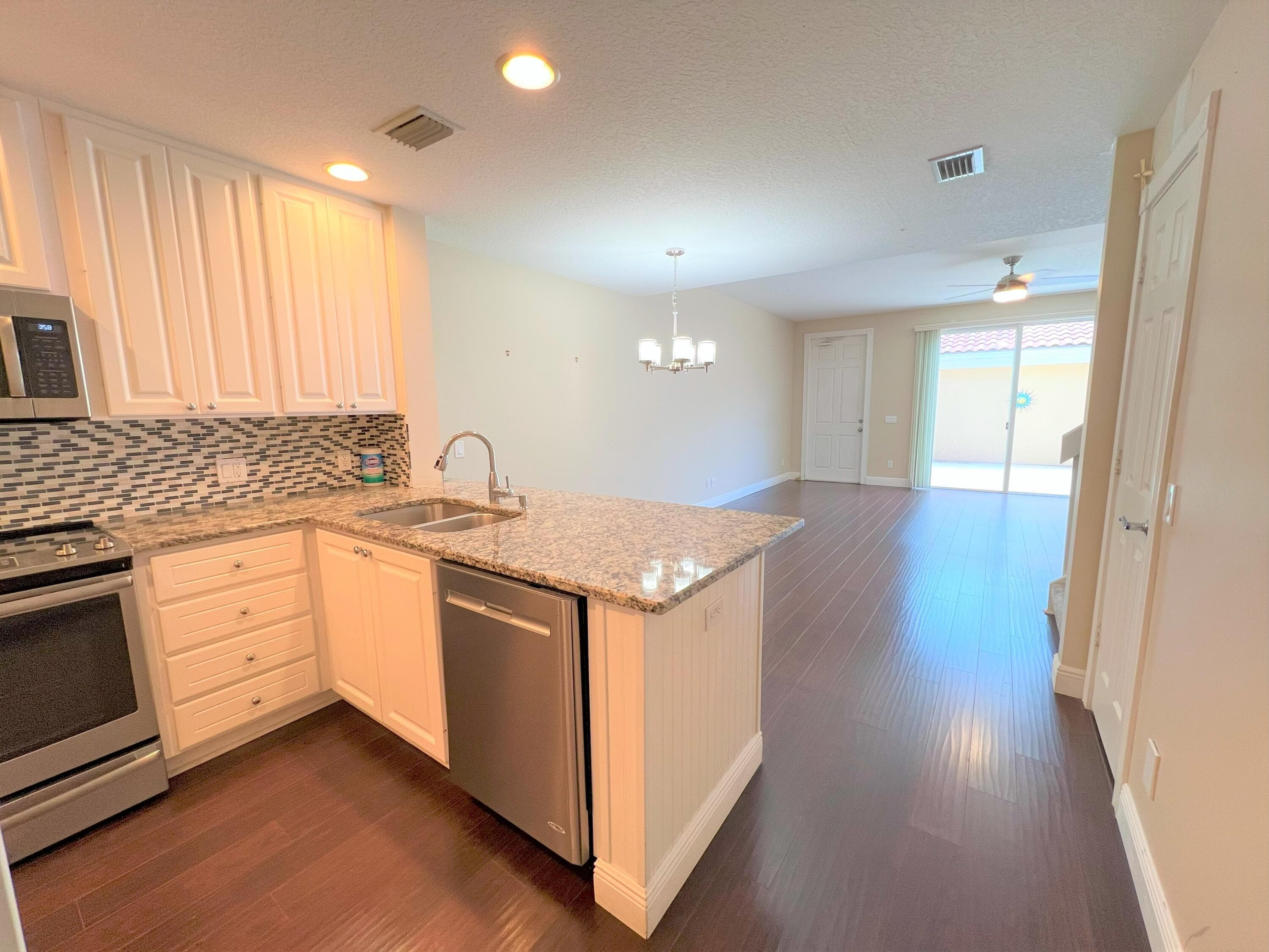 3368 Greenway Drive, Jupiter, FL 33458 — photo 7 of 32