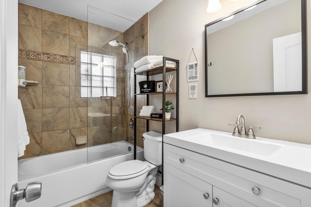 615 & 617 NE 9th Avenue, Fort Lauderdale, FL 33304 — photo 21 of 91