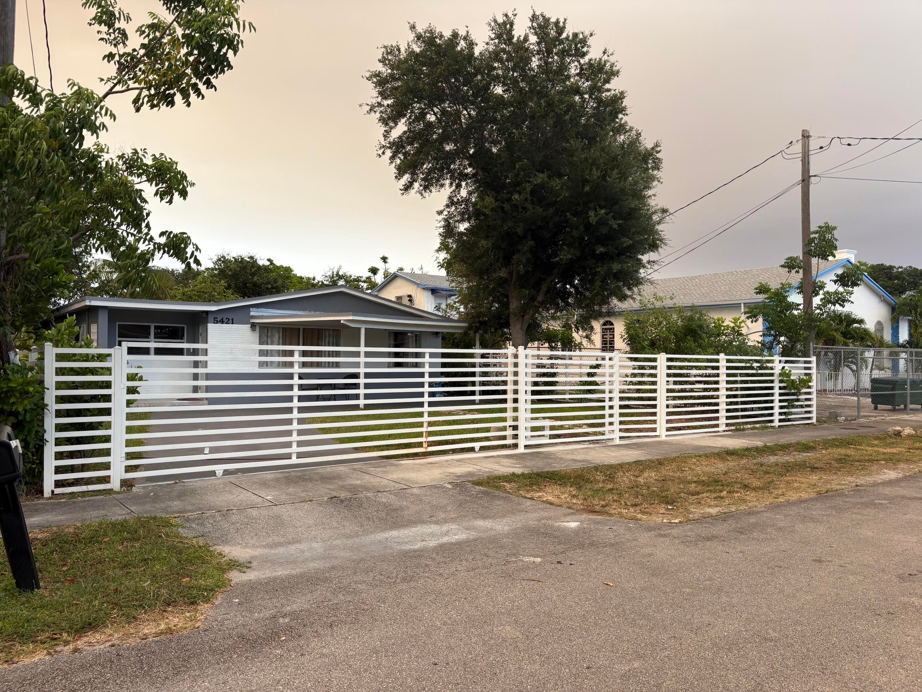 5421 SW 24th Street, West Park, FL 33023 — photo