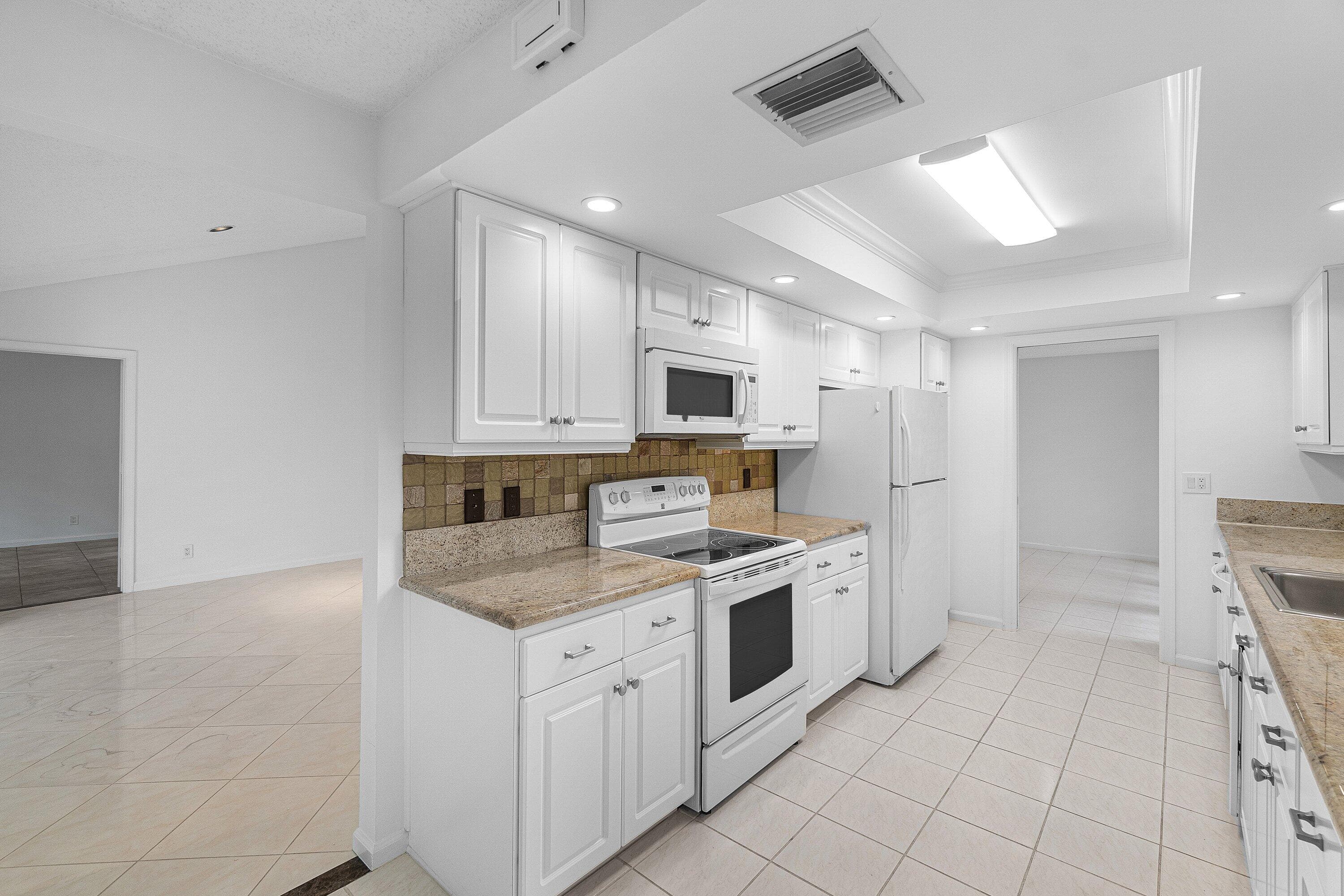 5635 Kiowa Circle, Boynton Beach, FL 33437 — photo 11 of 52