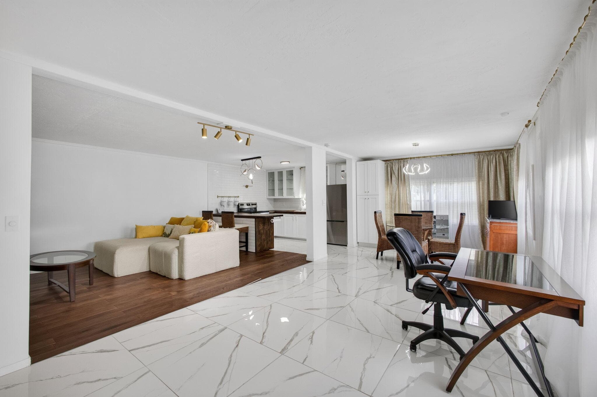 170 Maple Avenue W, Palm Beach Gardens, FL 33410 — photo 10 of 63