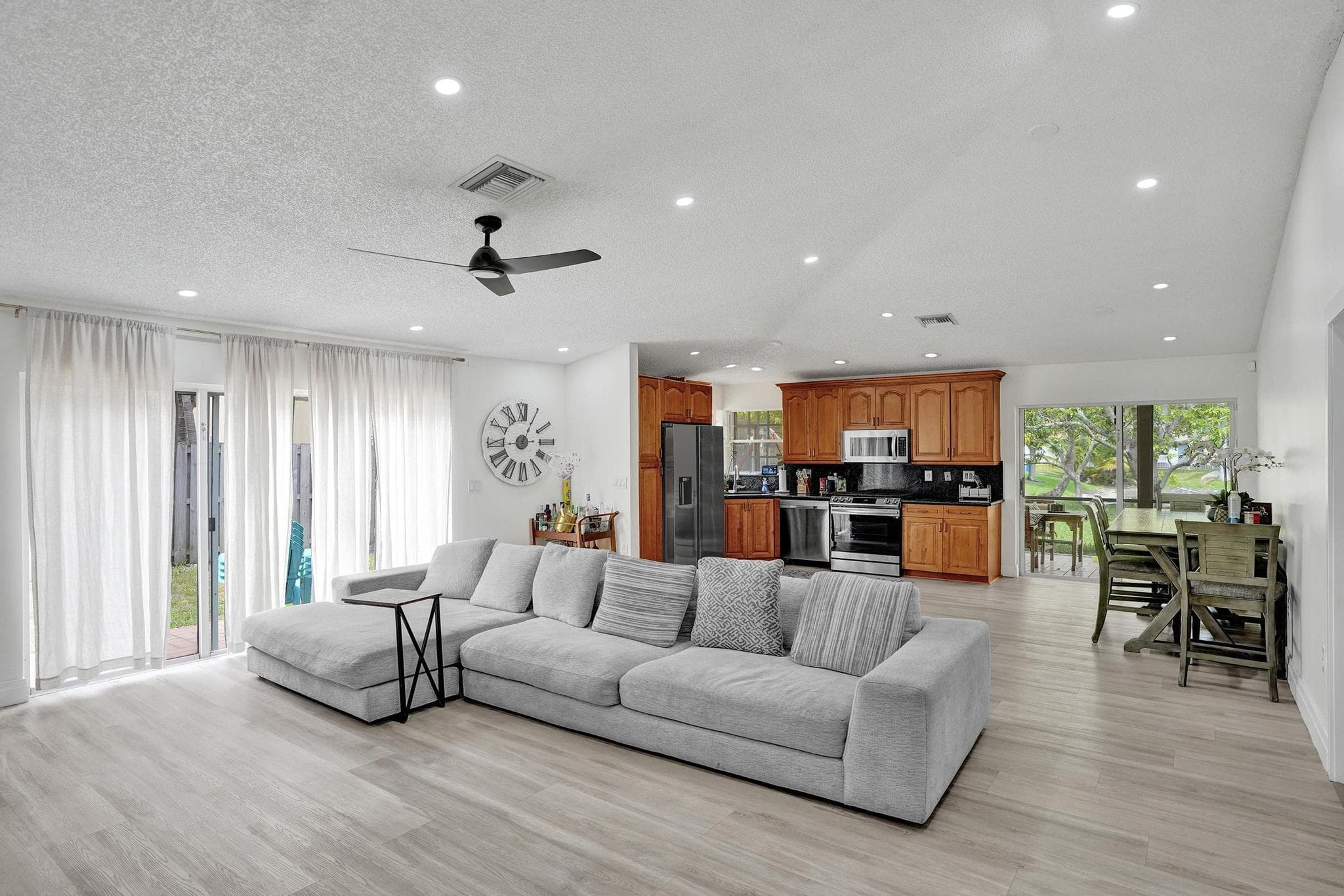 13525 NW 5th Court, Plantation, FL 33325 — photo 3 of 15