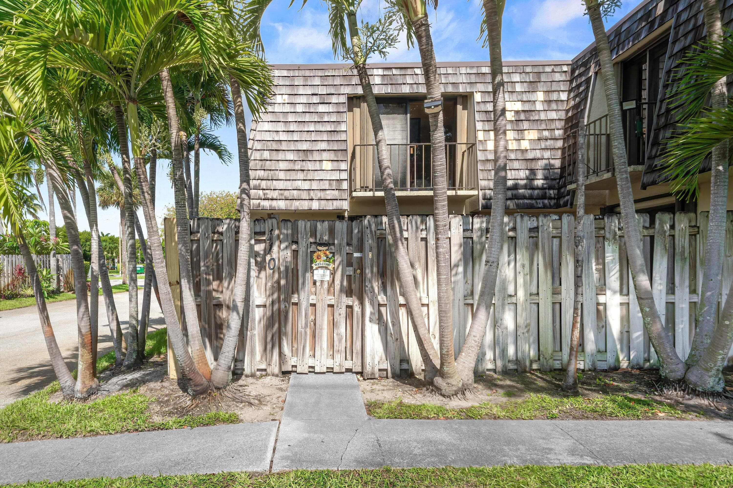 110 Lake Arbor Drive, Palm Springs, FL 33461 — photo