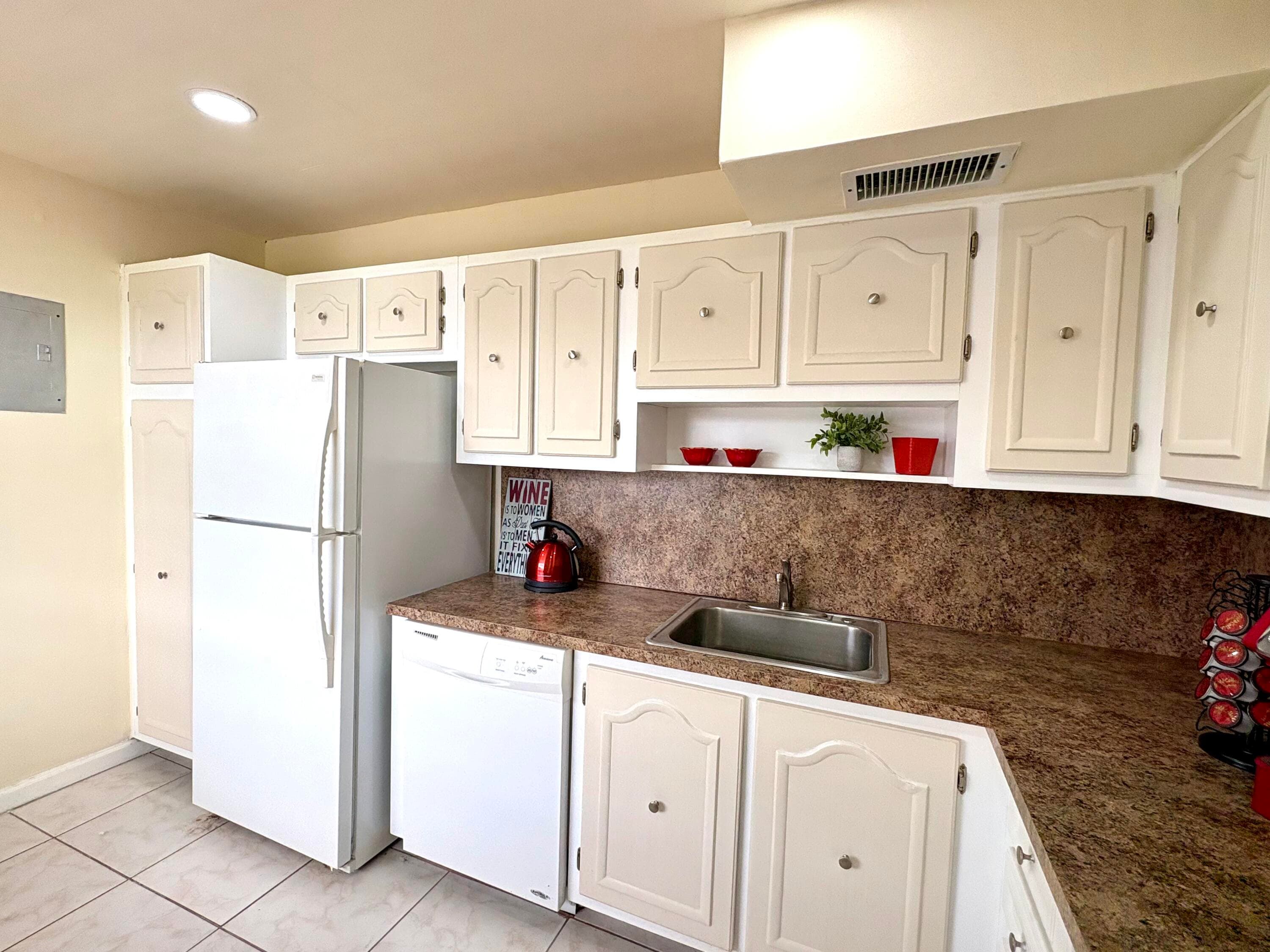 4140 NW 44th Avenue 411, Lauderdale Lakes, FL 33319 — photo 2 of 31